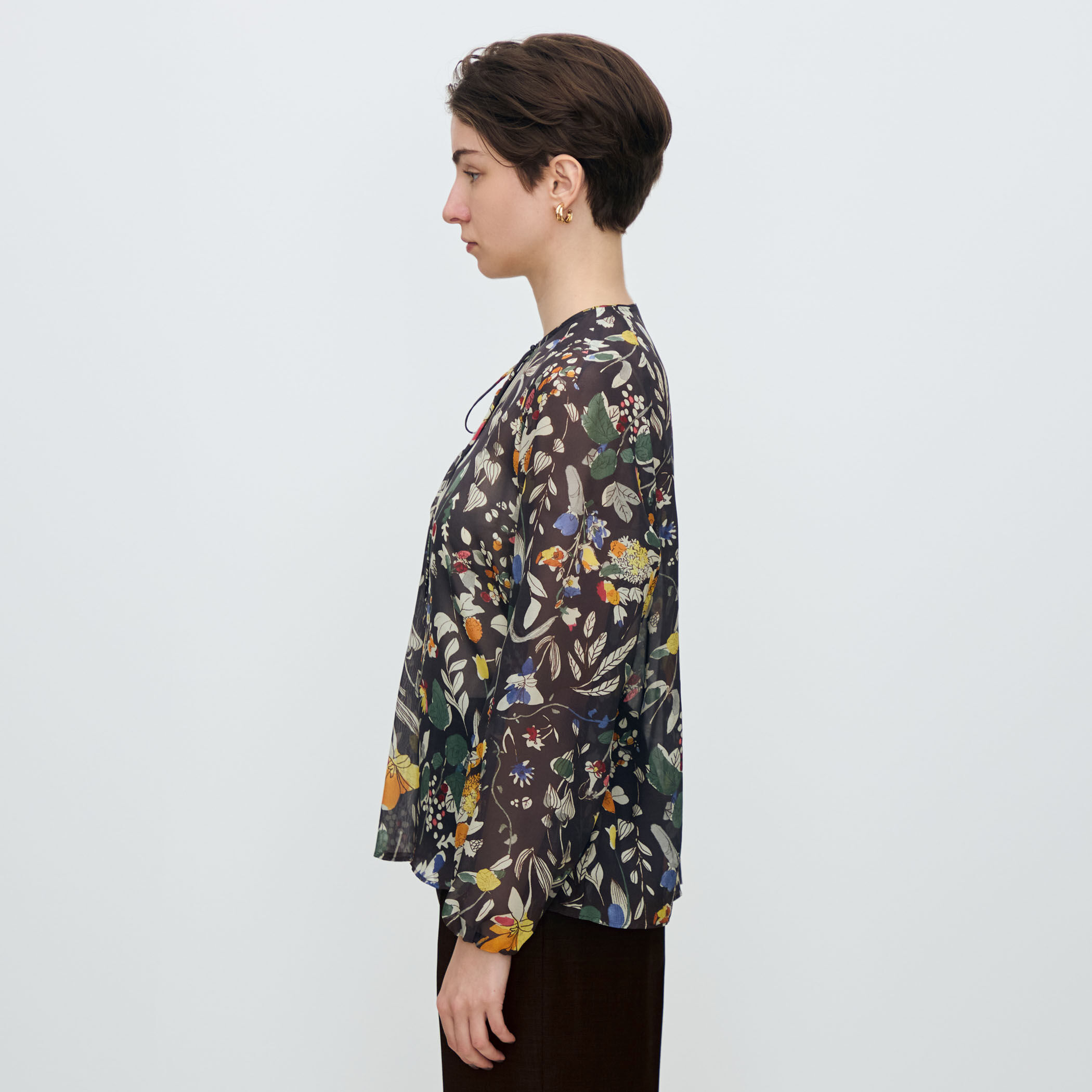 マンダフラワープリント ボウタイブラウス｜トゥモローランド 公式通販