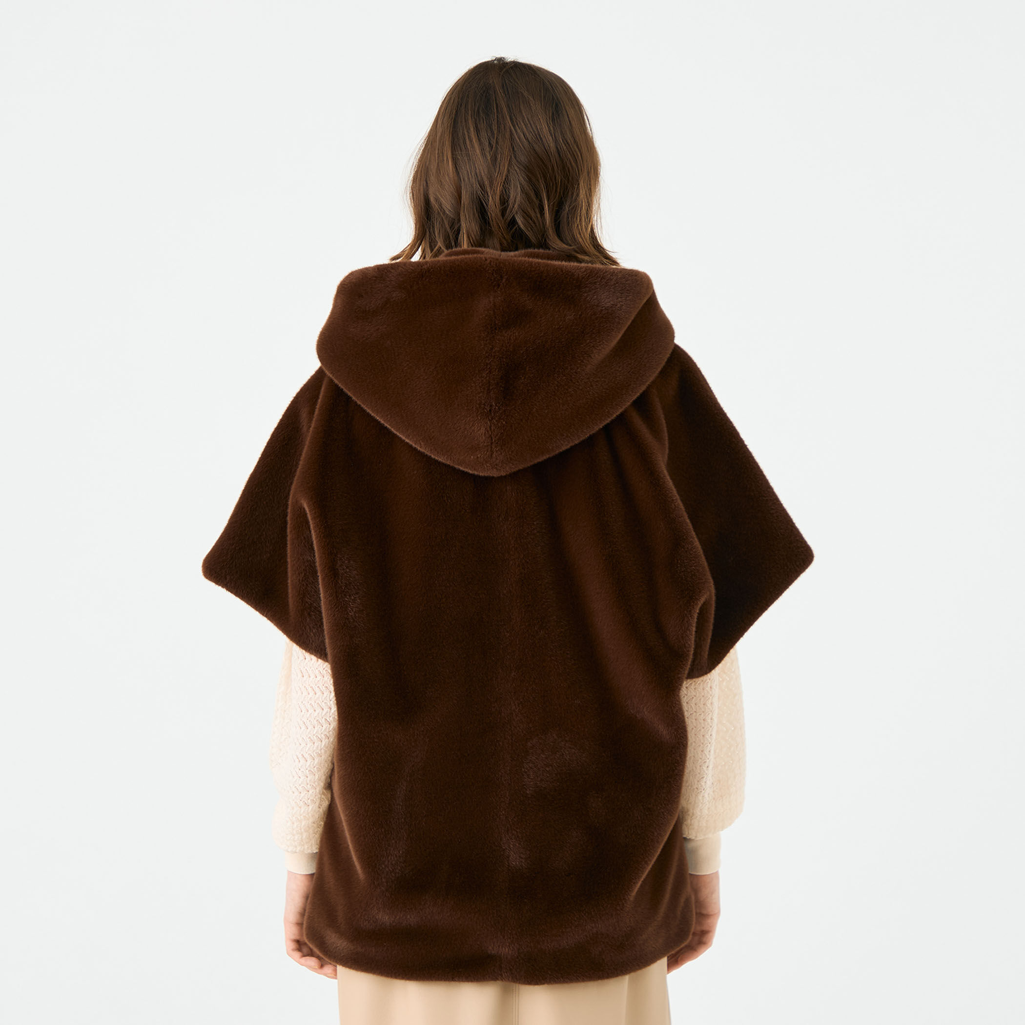 スムースファー フーディーポンチョ｜トゥモローランド 公式通販