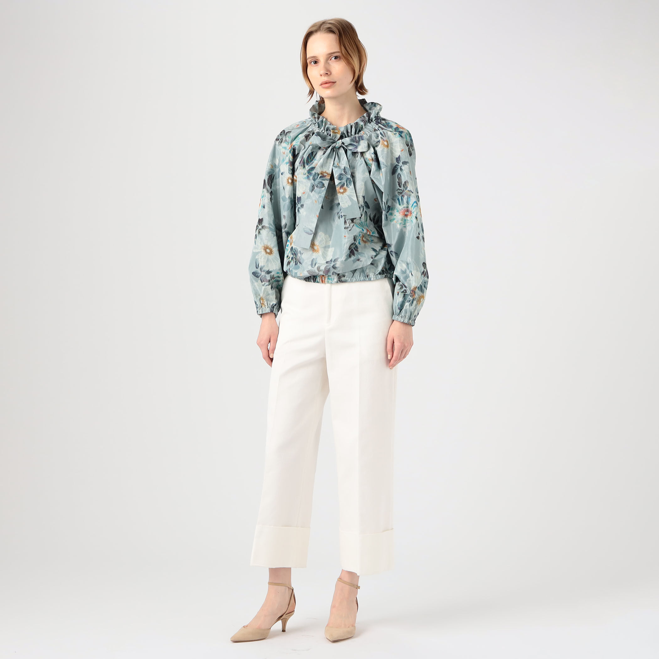 ブラードフラワープリント ネックギャザーブラウス｜トゥモローランド