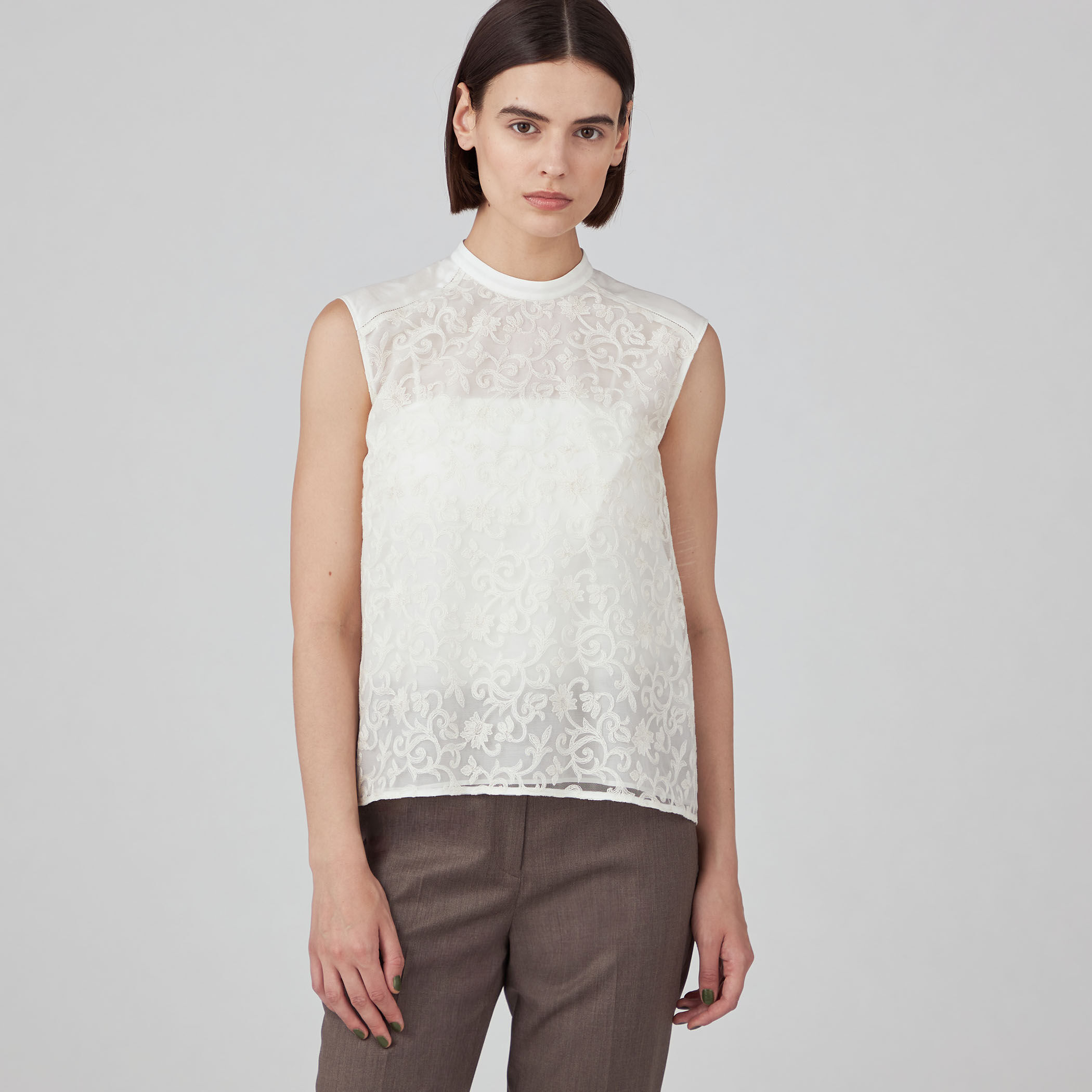 チュールフラワー ノースリーブブラウス｜トゥモローランド 公式通販