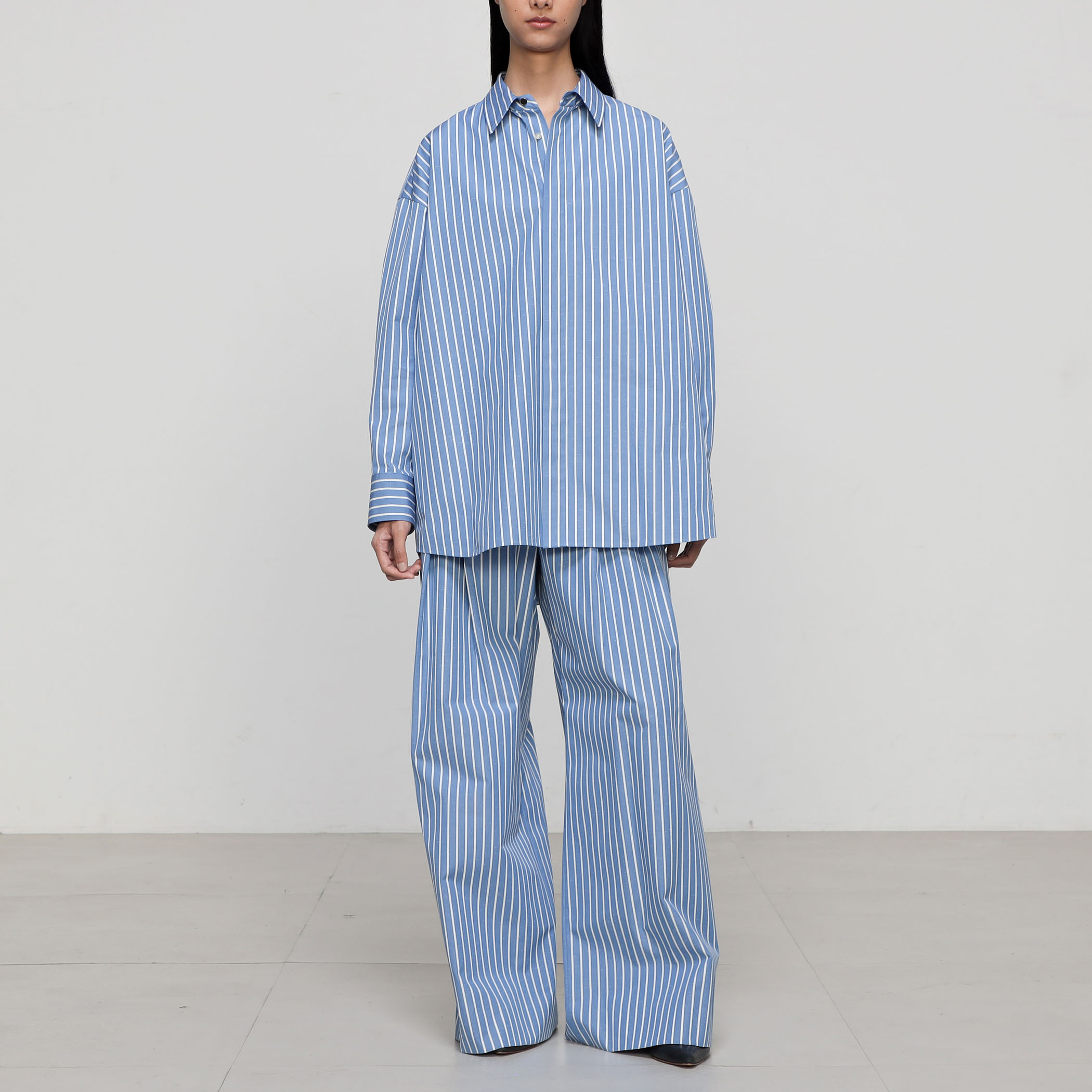 コットン ハイカウントストライプ オーバーシャツ｜トゥモローランド