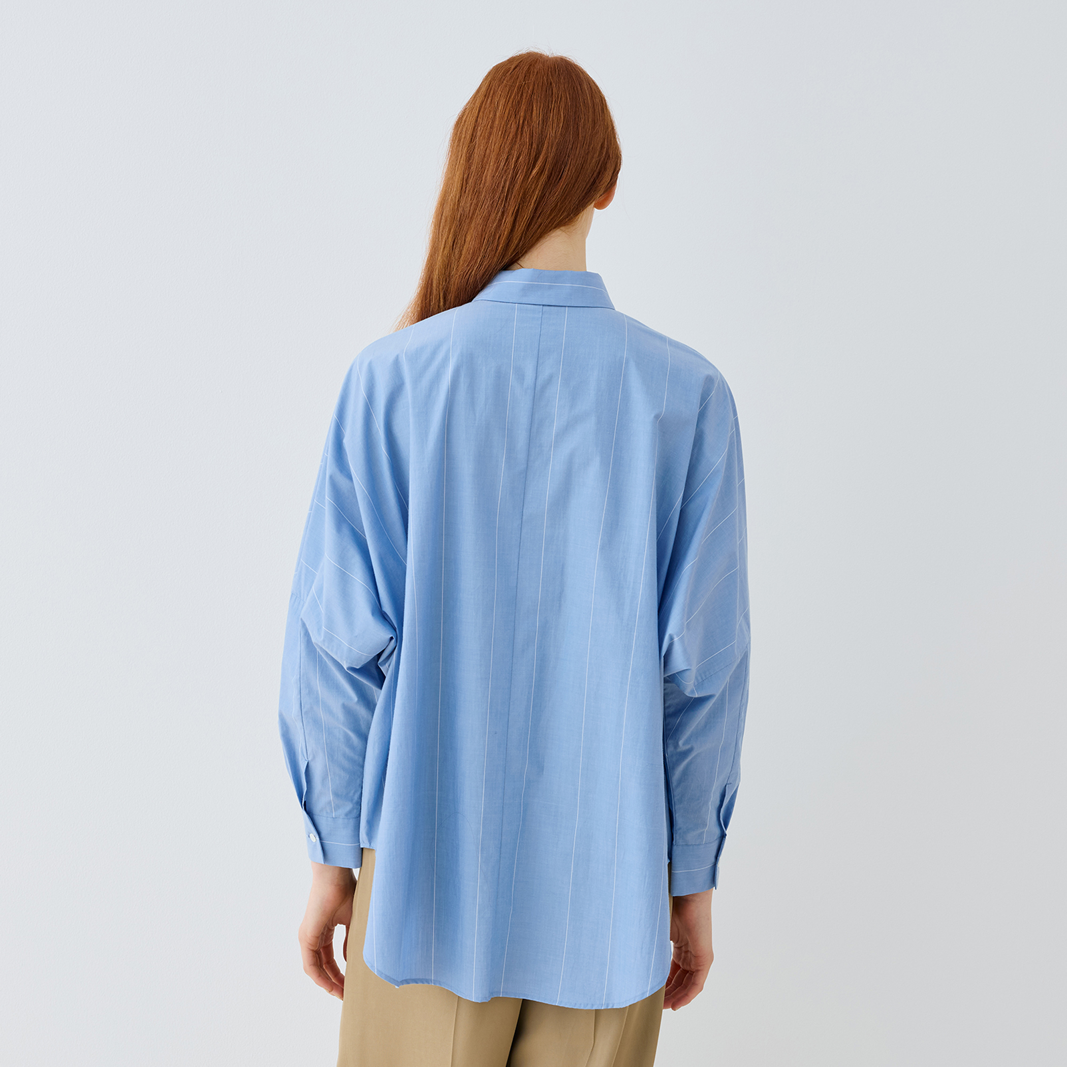 コットンタイプライター レギュラーワイドシャツ｜トゥモローランド