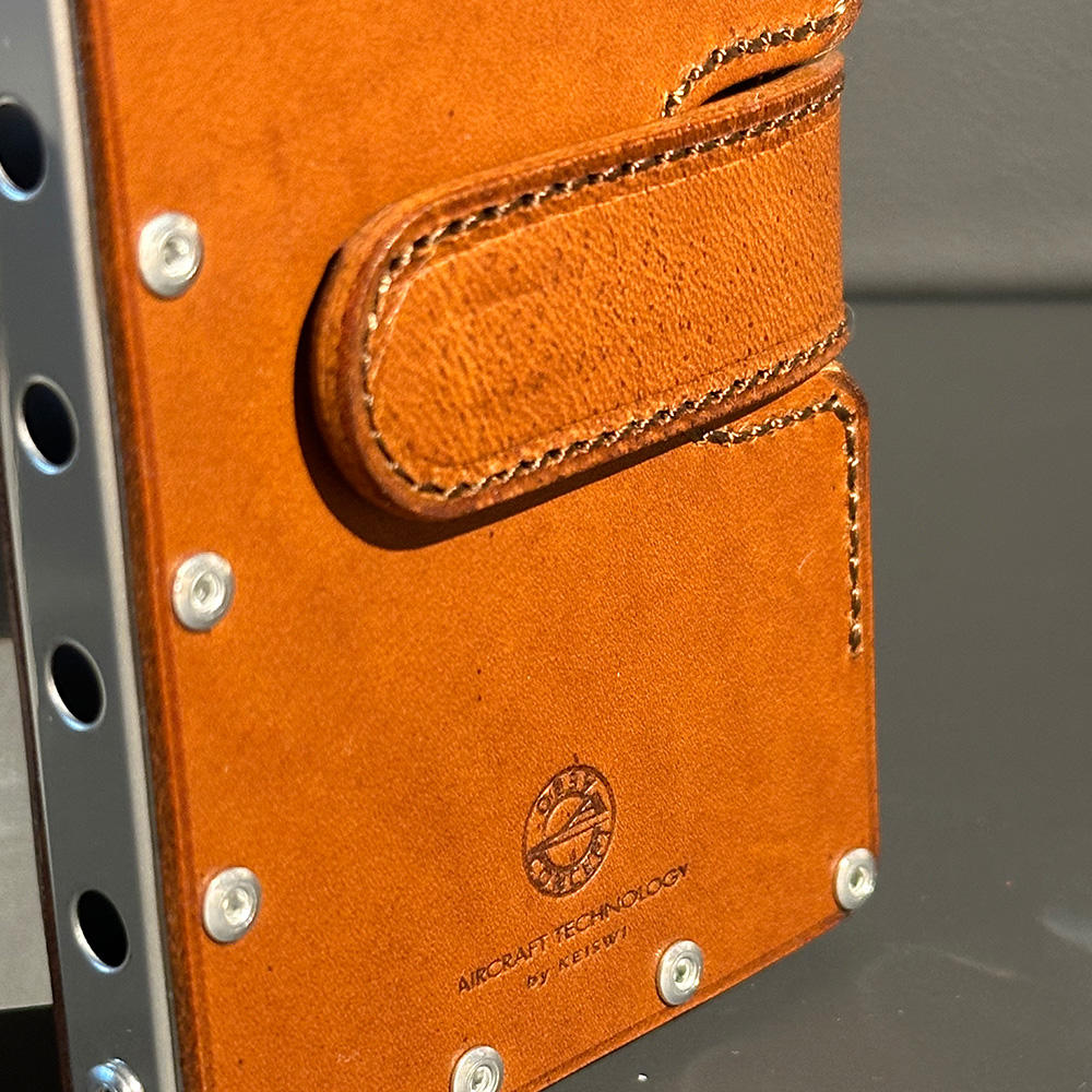 エアロコンセプト】Emijah(カードケース）牛革｜ミルクチョコ Brand