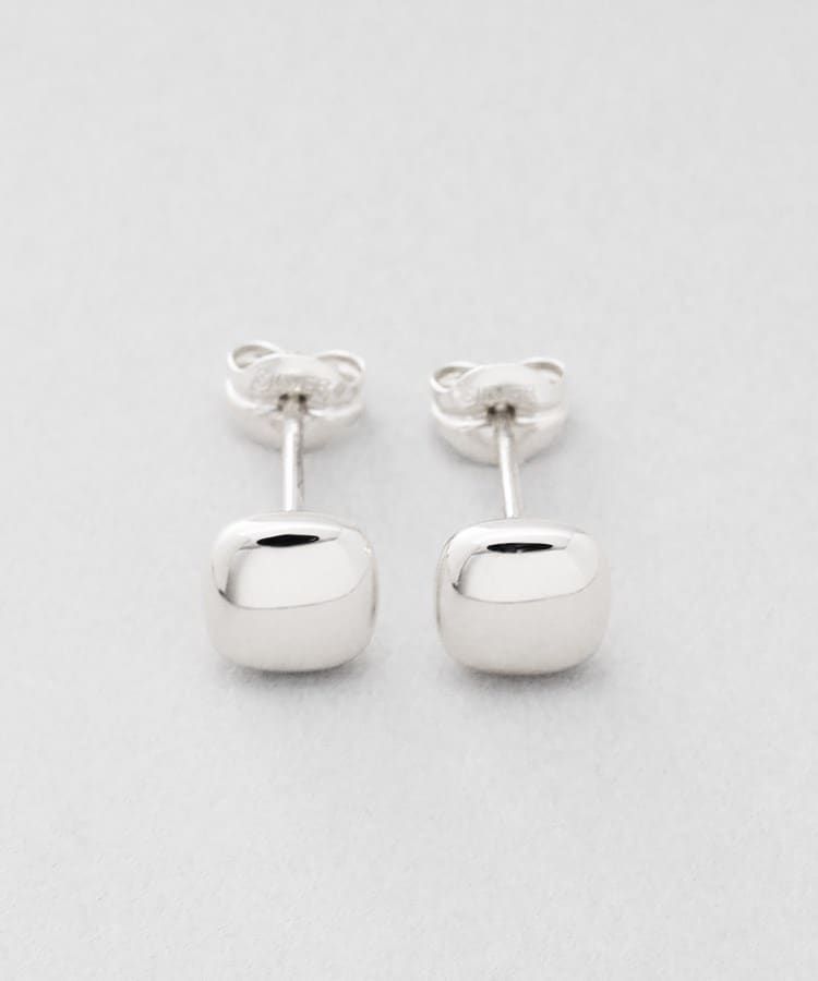 シルバー クッションシェイプ スタッドピアス（ピアス） | COCOSHNIK