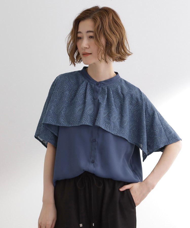 透け感と刺繍で魅せる ペイズリー刺繍ケープブラウス（シャツ
