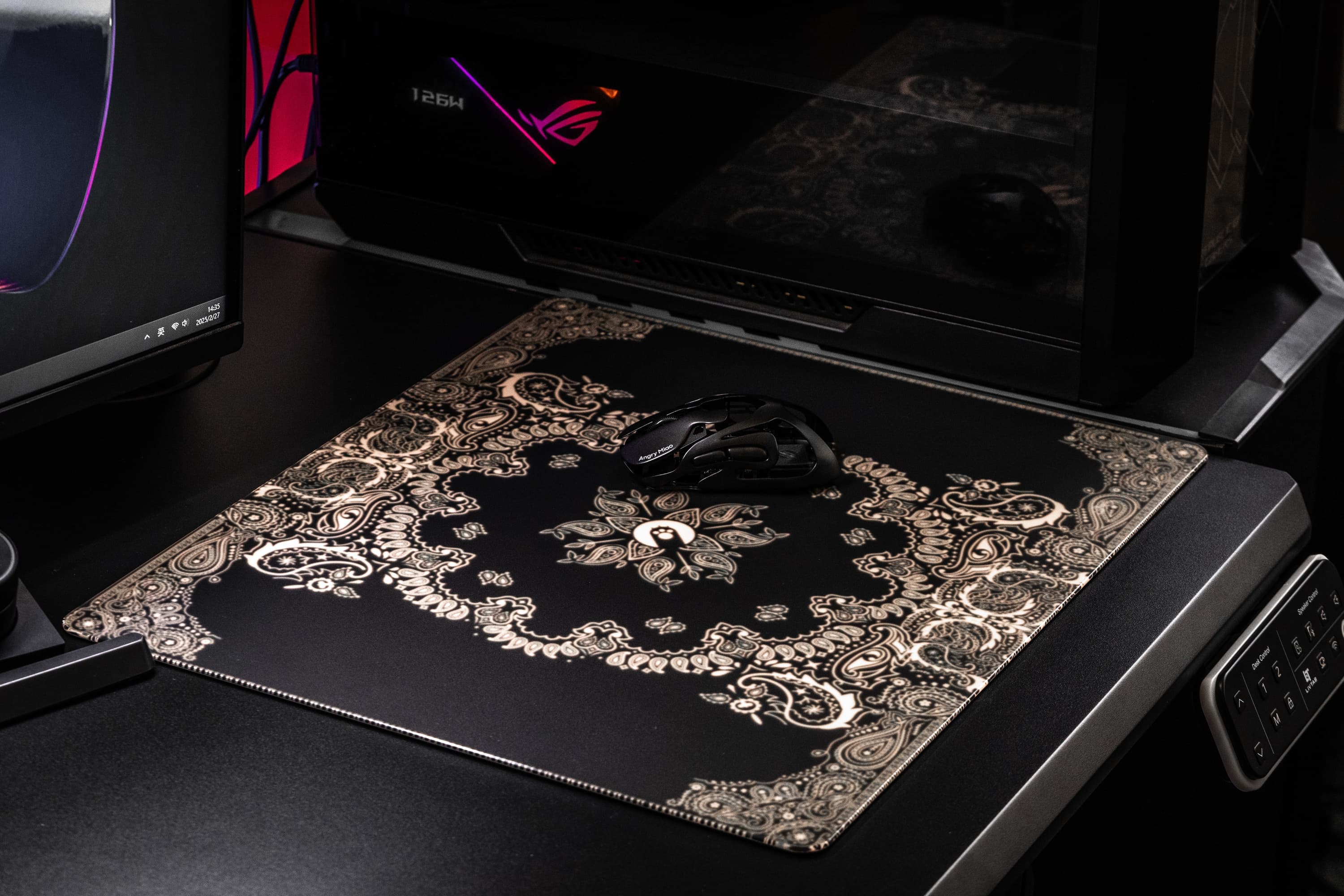 AM SilkGlass Gaming Mouse Pad