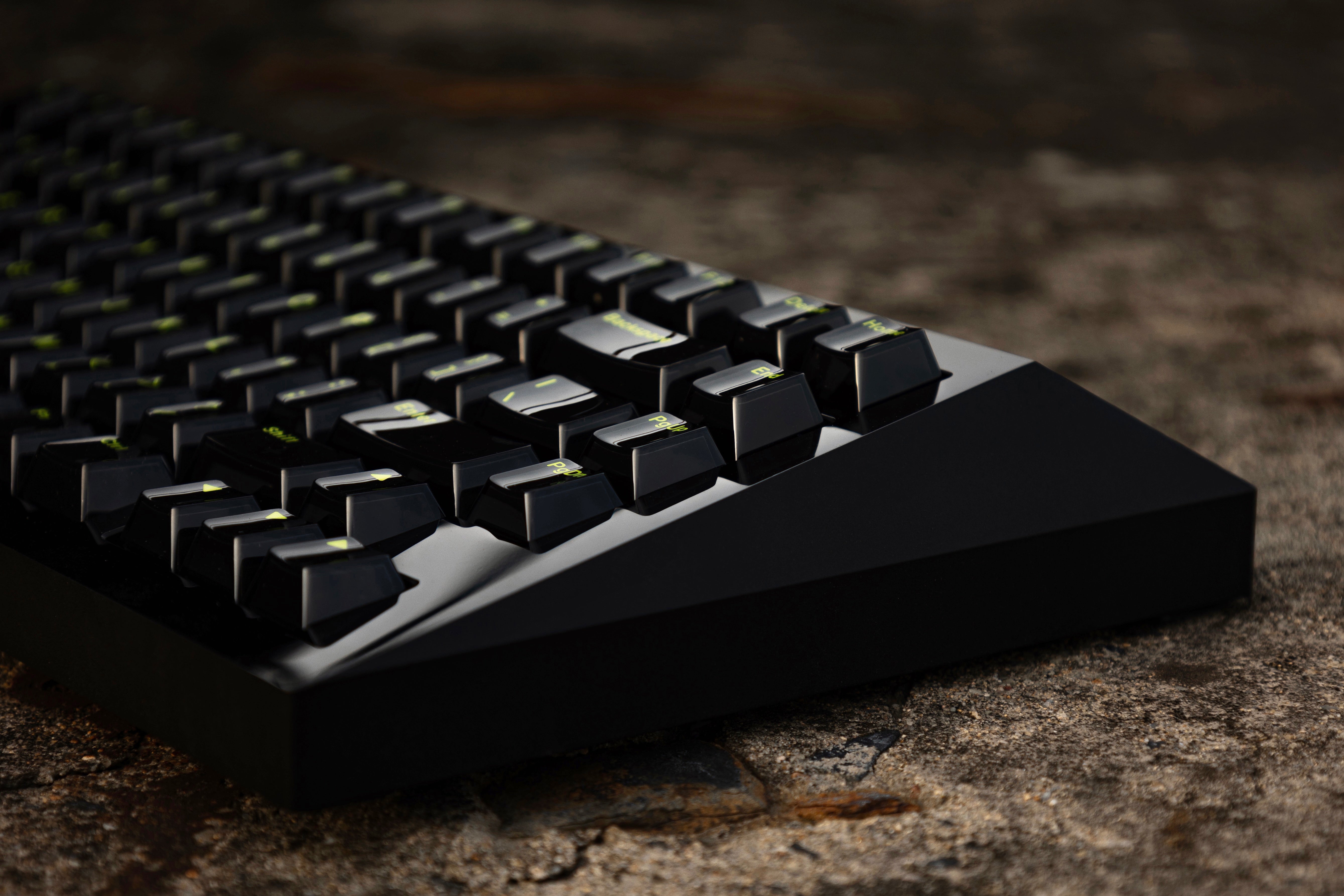 CYBERBOARD R2 (High Gloss PVD Front)