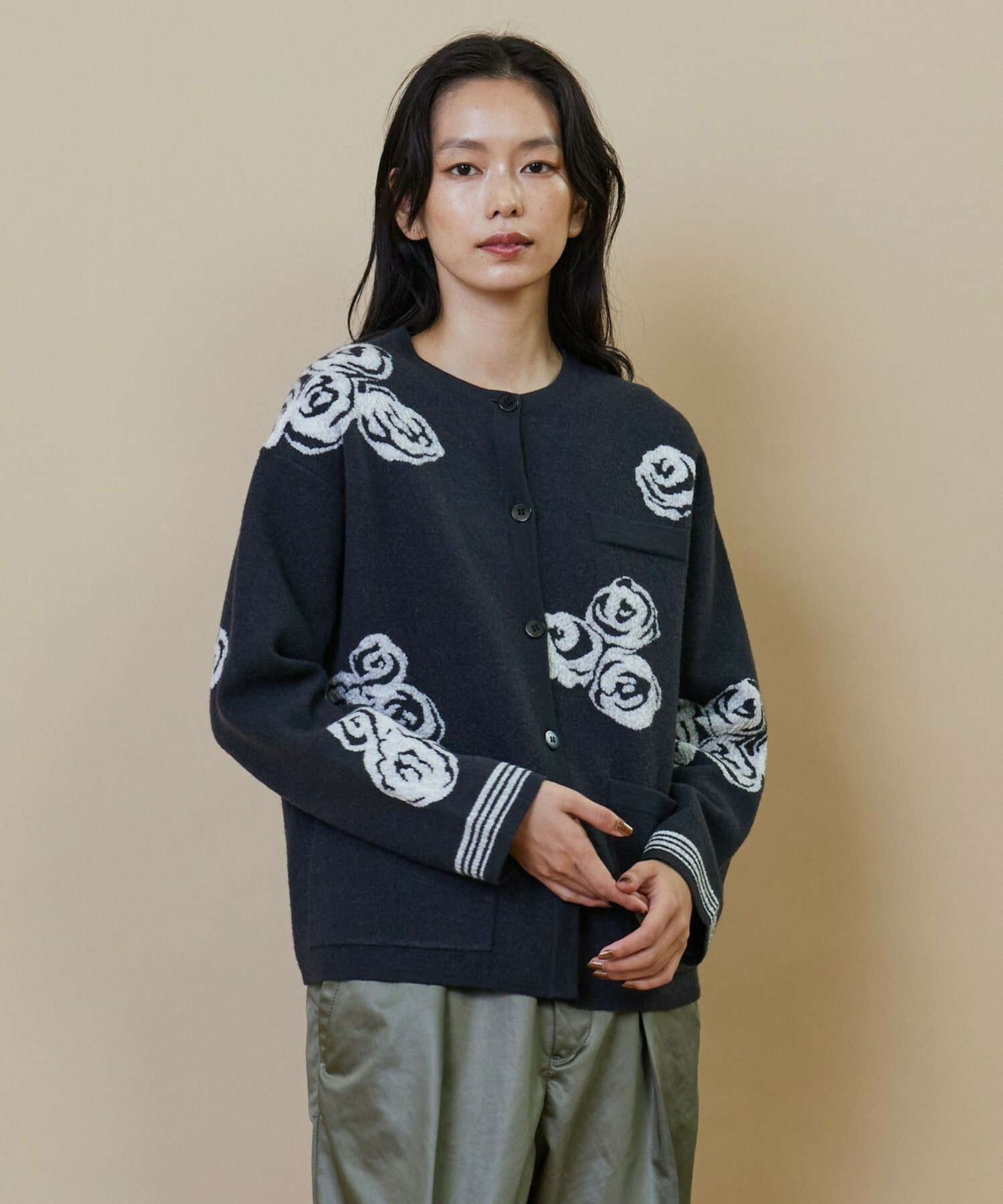 クロワッサンno.1127掲載］ウール花柄ジャガードカーディガン｜BIGI