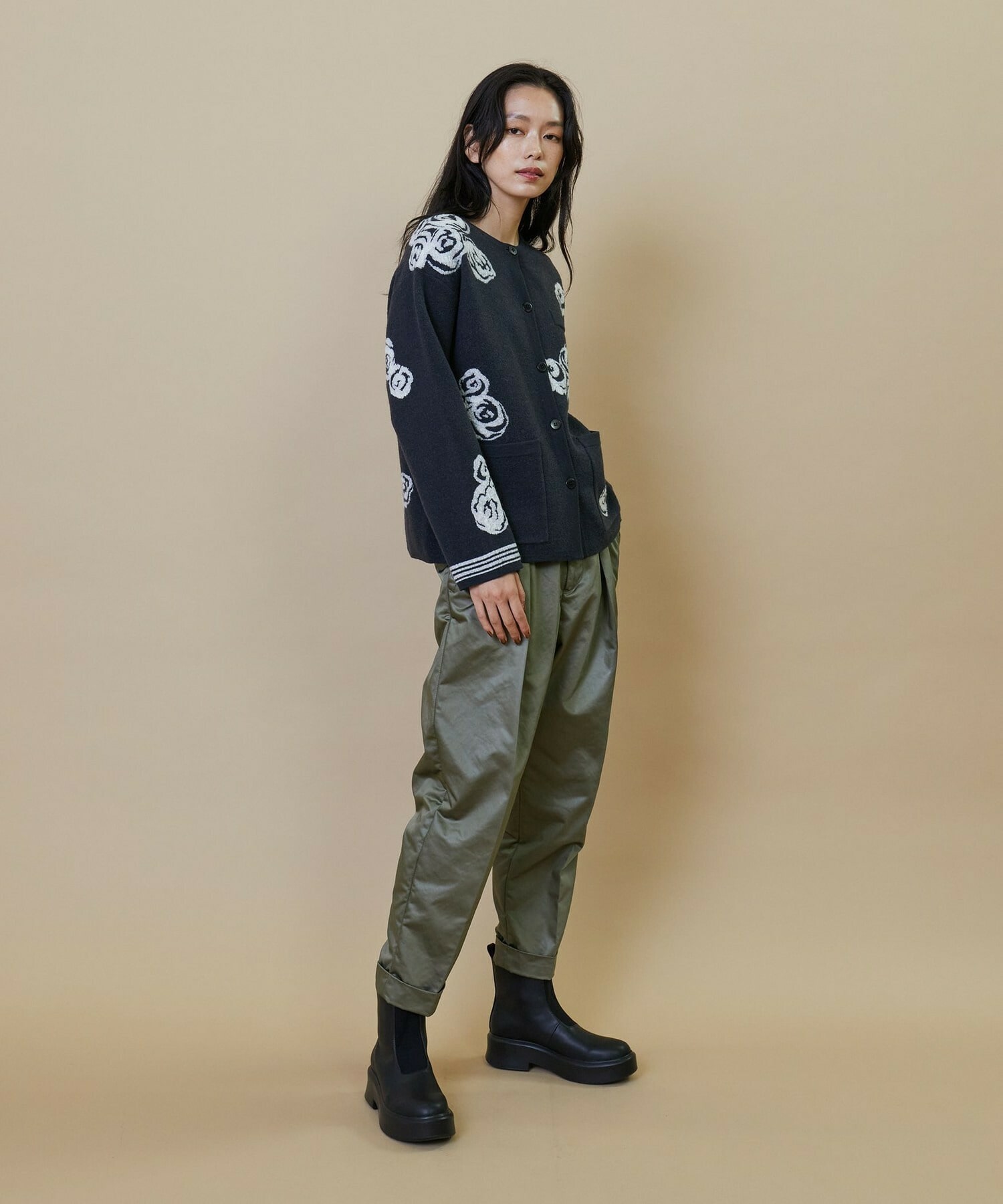 クロワッサンno.1127掲載］ウール花柄ジャガードカーディガン｜BIGI