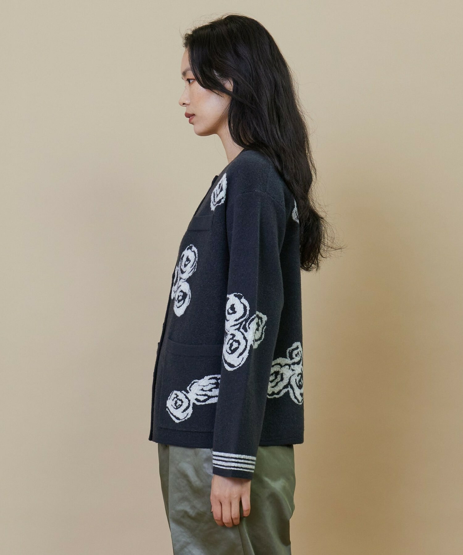 クロワッサンno.1127掲載］ウール花柄ジャガードカーディガン｜BIGI