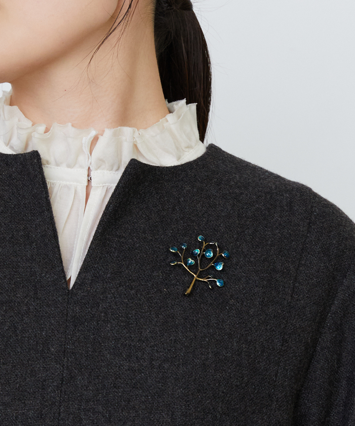 クリスマスマルシェ対象】ユーカリモチーフブローチ｜BIGI online