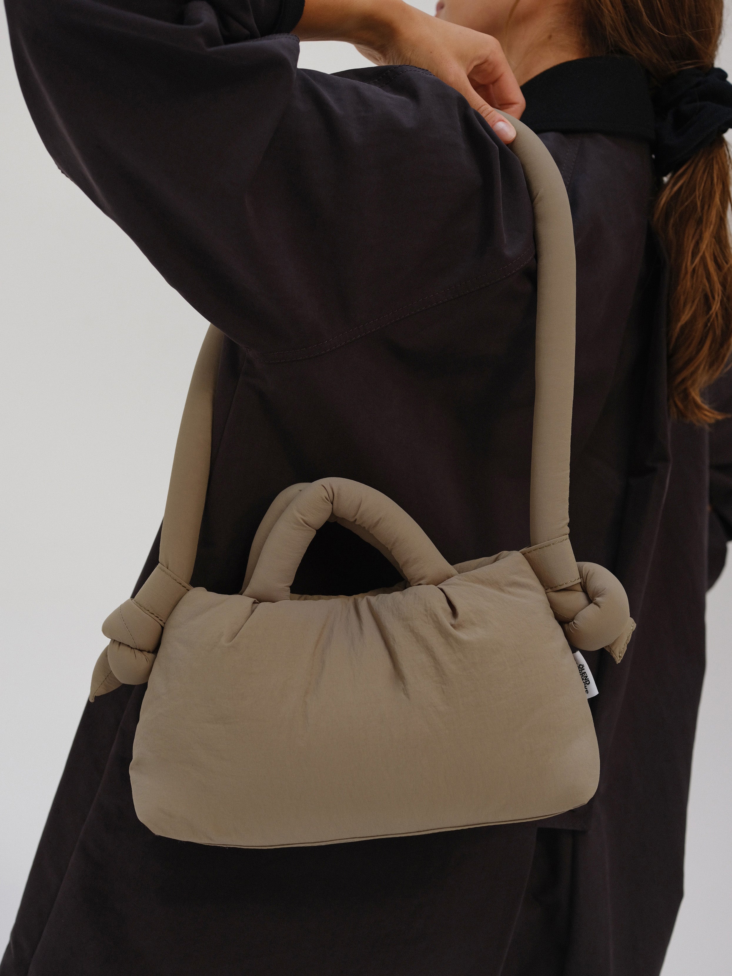 公式】ÖLEND オレンド MiniOna Soft Bag バッグ Sand – CHELSEA