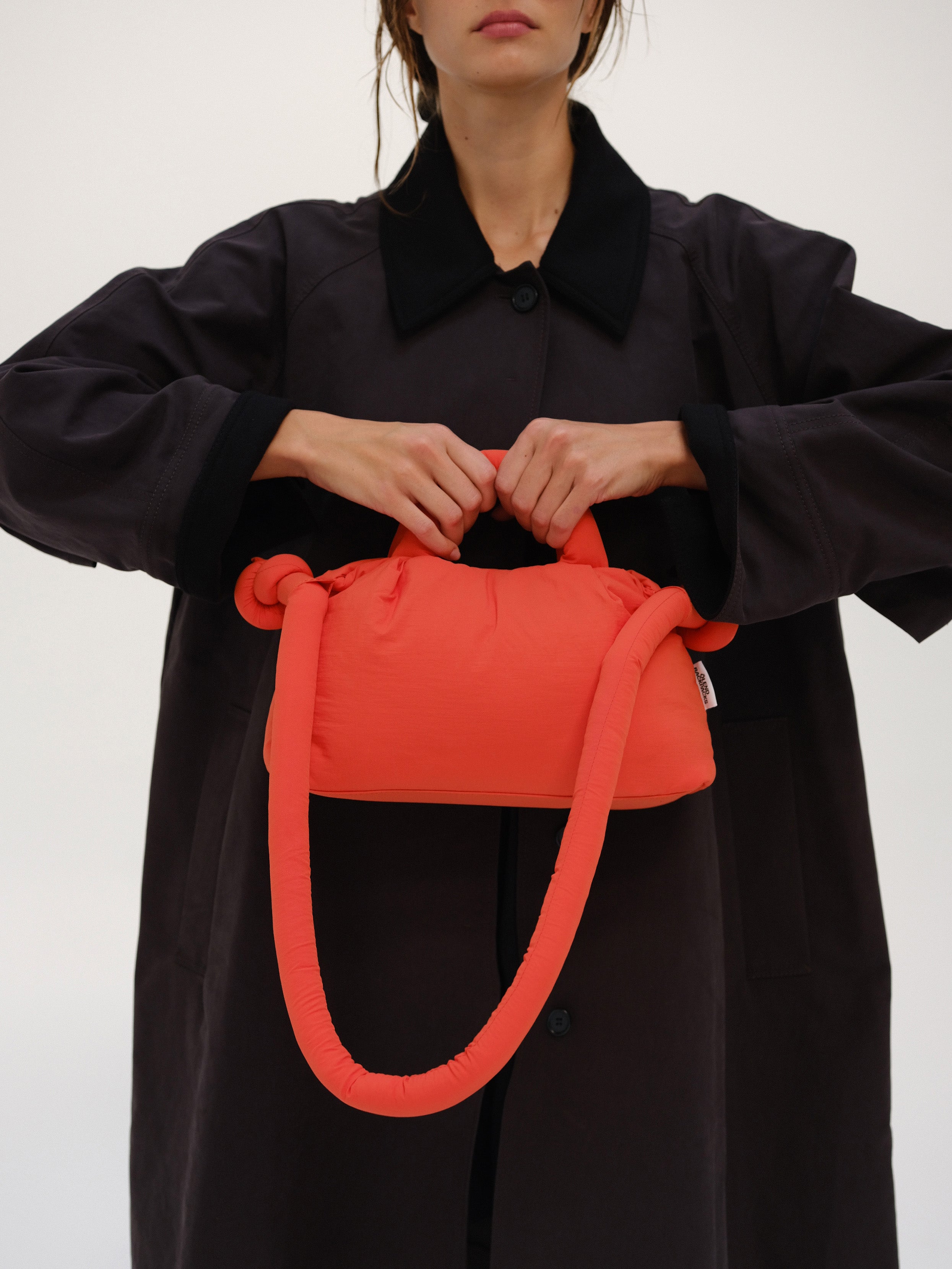 公式】ÖLEND オレンド MiniOna Soft Bag バッグ Coal – CHELSEA