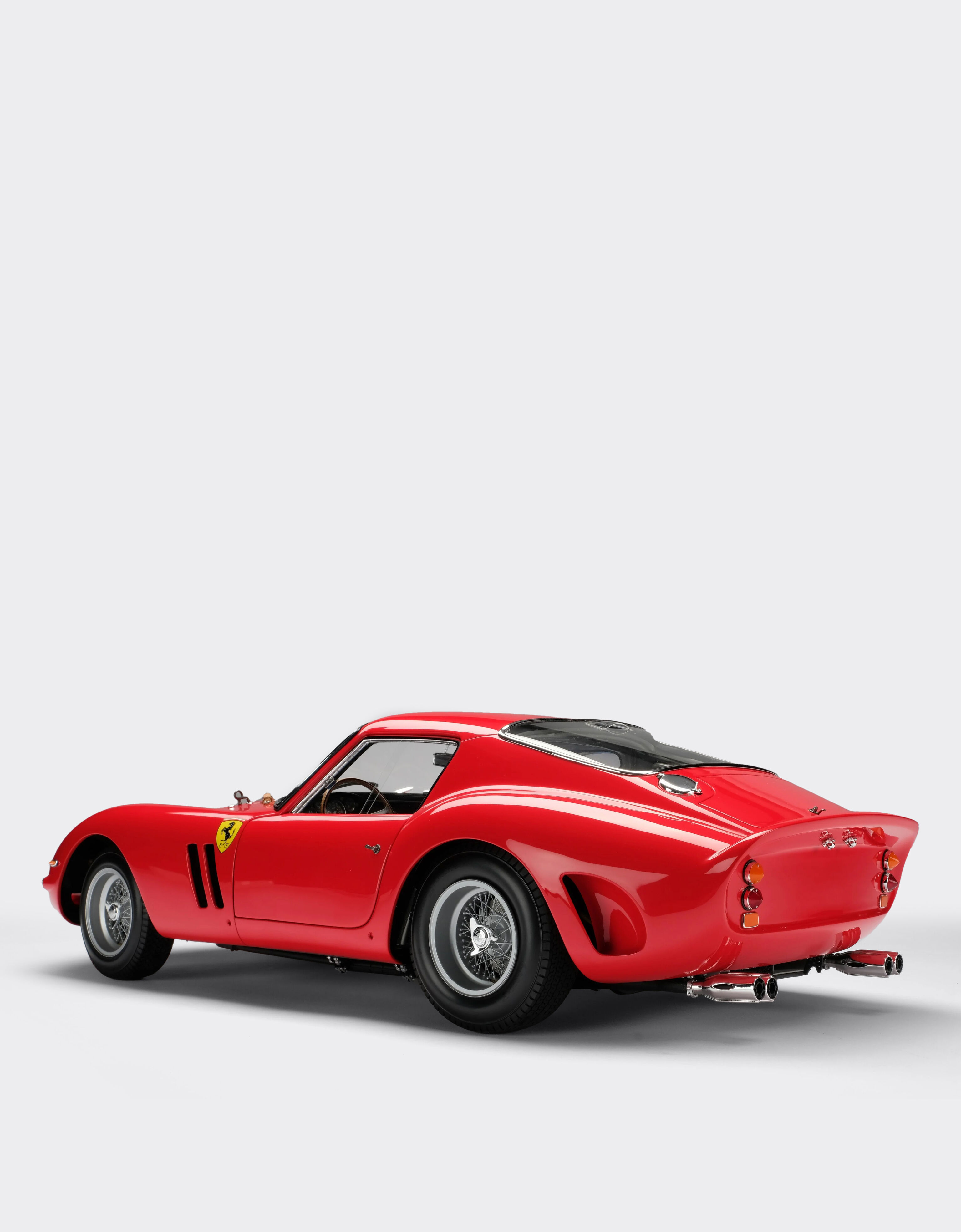 Ferrari 250 GTO model in 1:8 scale