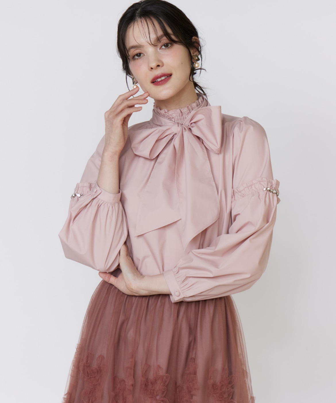 袖ビジューボウタイブラウス｜Maglie le cassetto（マーリエ ル