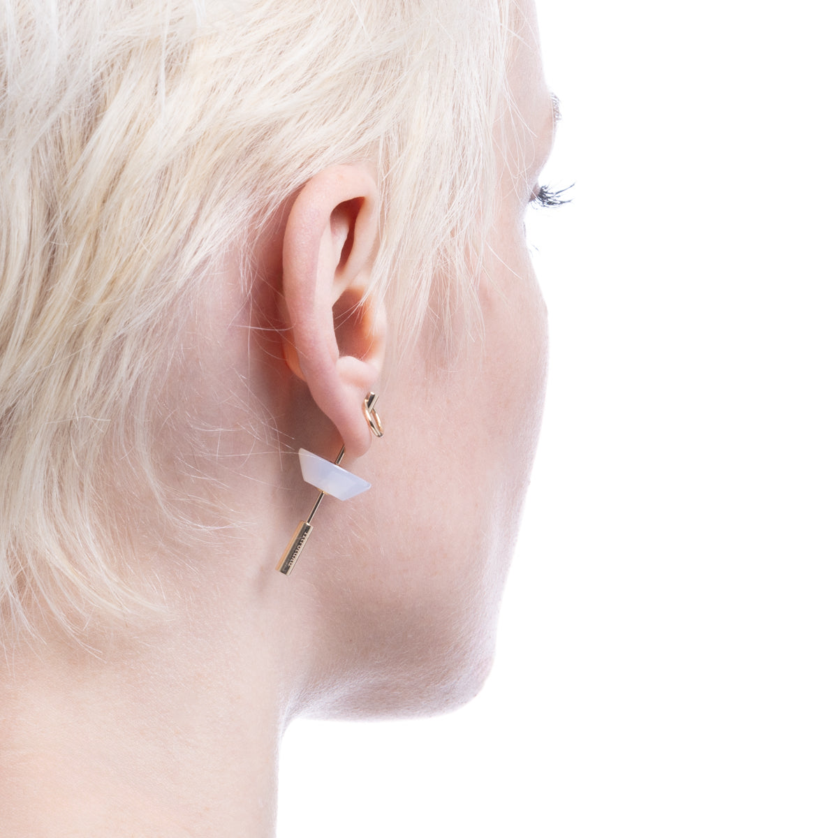 SPEAR ドアノッカー ピアス Mサイズ / ホワイトカルセドニー