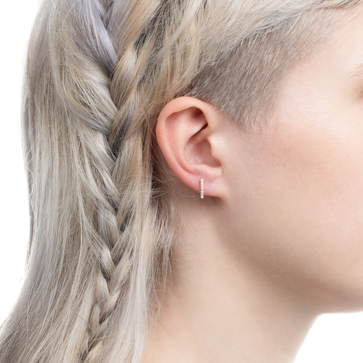 GOSSAMER ショートバー ダイヤモンド ピアス