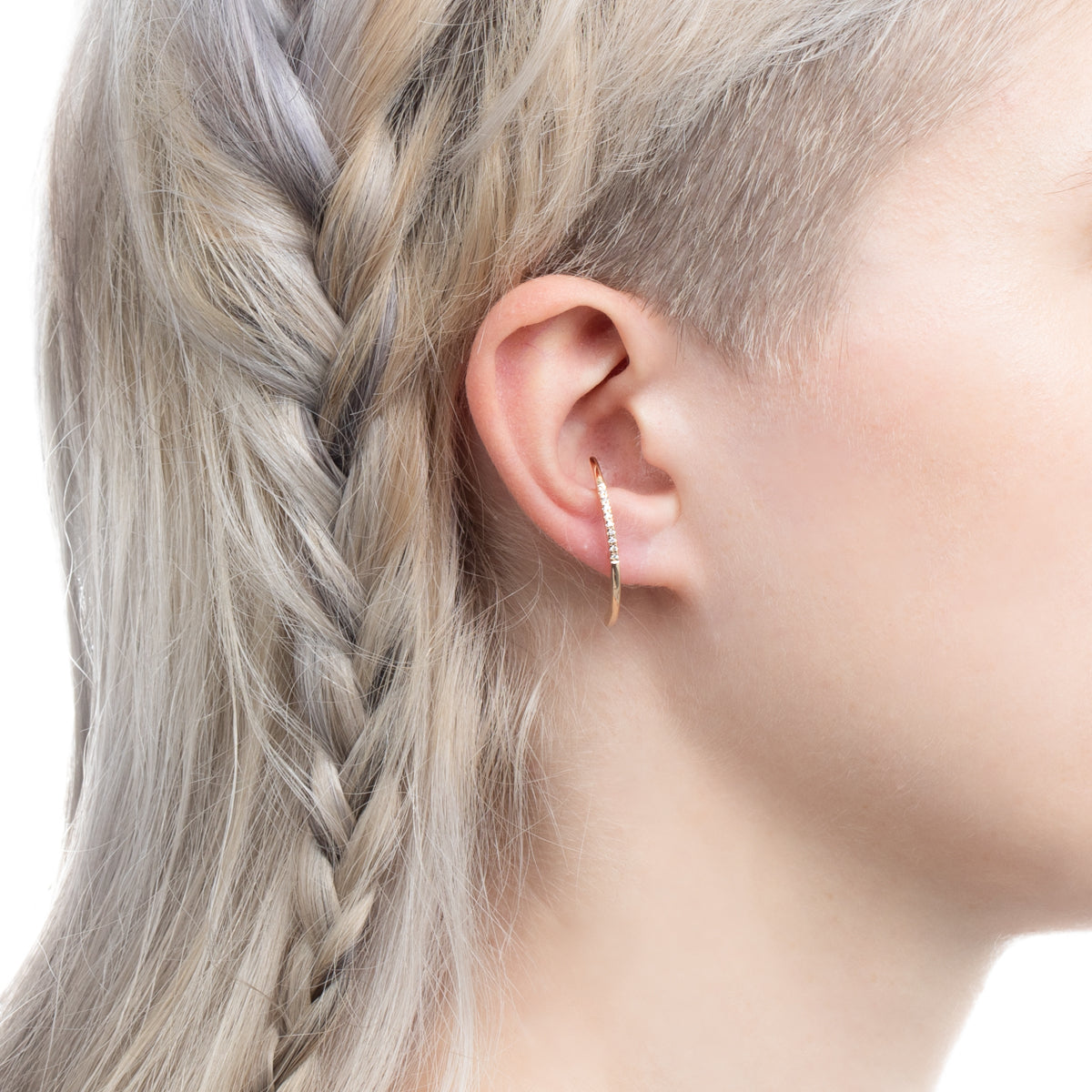 BOW ダイヤモンド ピアス