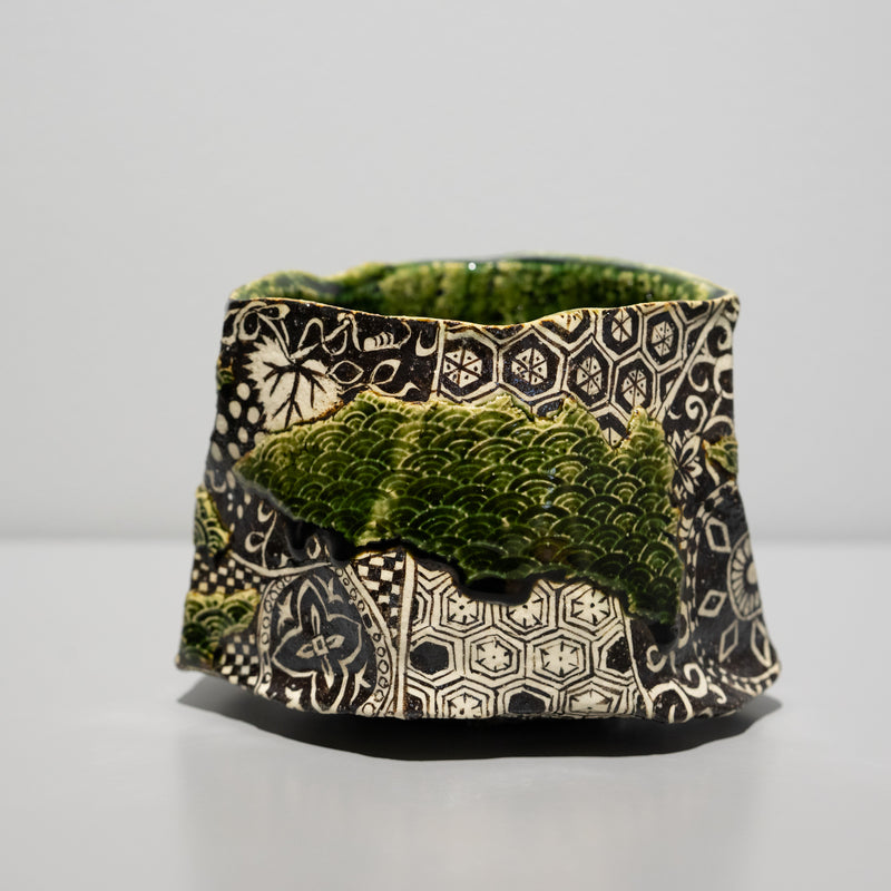 山口真人 / 織部不動明王図茶碗（一点物） – HULS GALLERY TOKYO