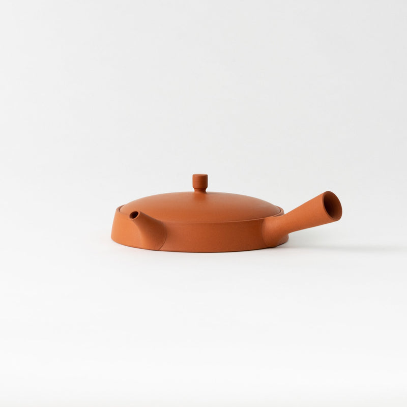 伊藤成二 / 朱泥 極平型急須（大） – HULS GALLERY TOKYO | 現代工芸