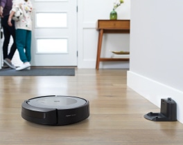 ルンバ i3 (公式整備済リユース品） | アイロボット公式オンラインストア