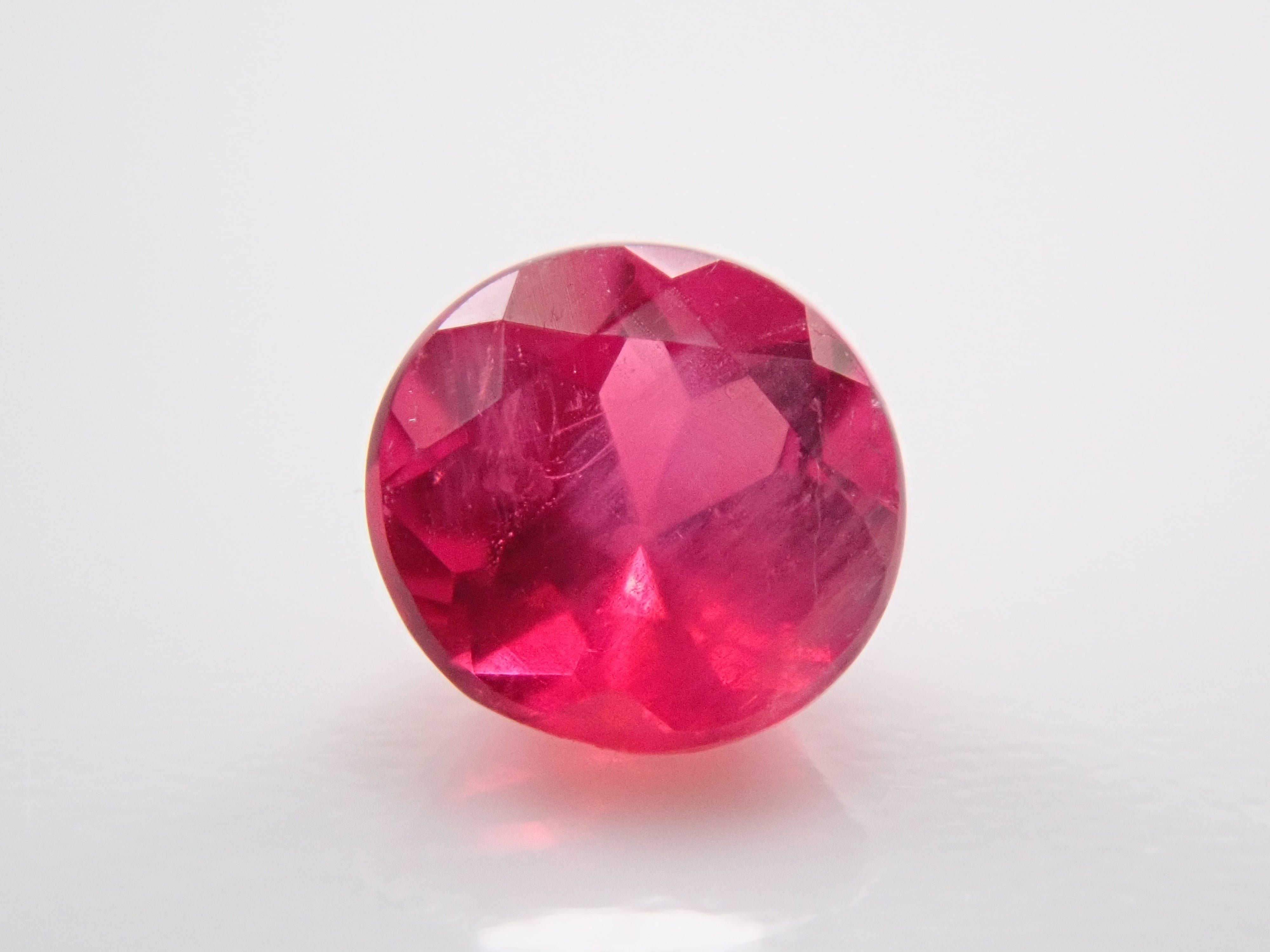 アメリカ産レッドベリル 2.9mm/0.094ctルース