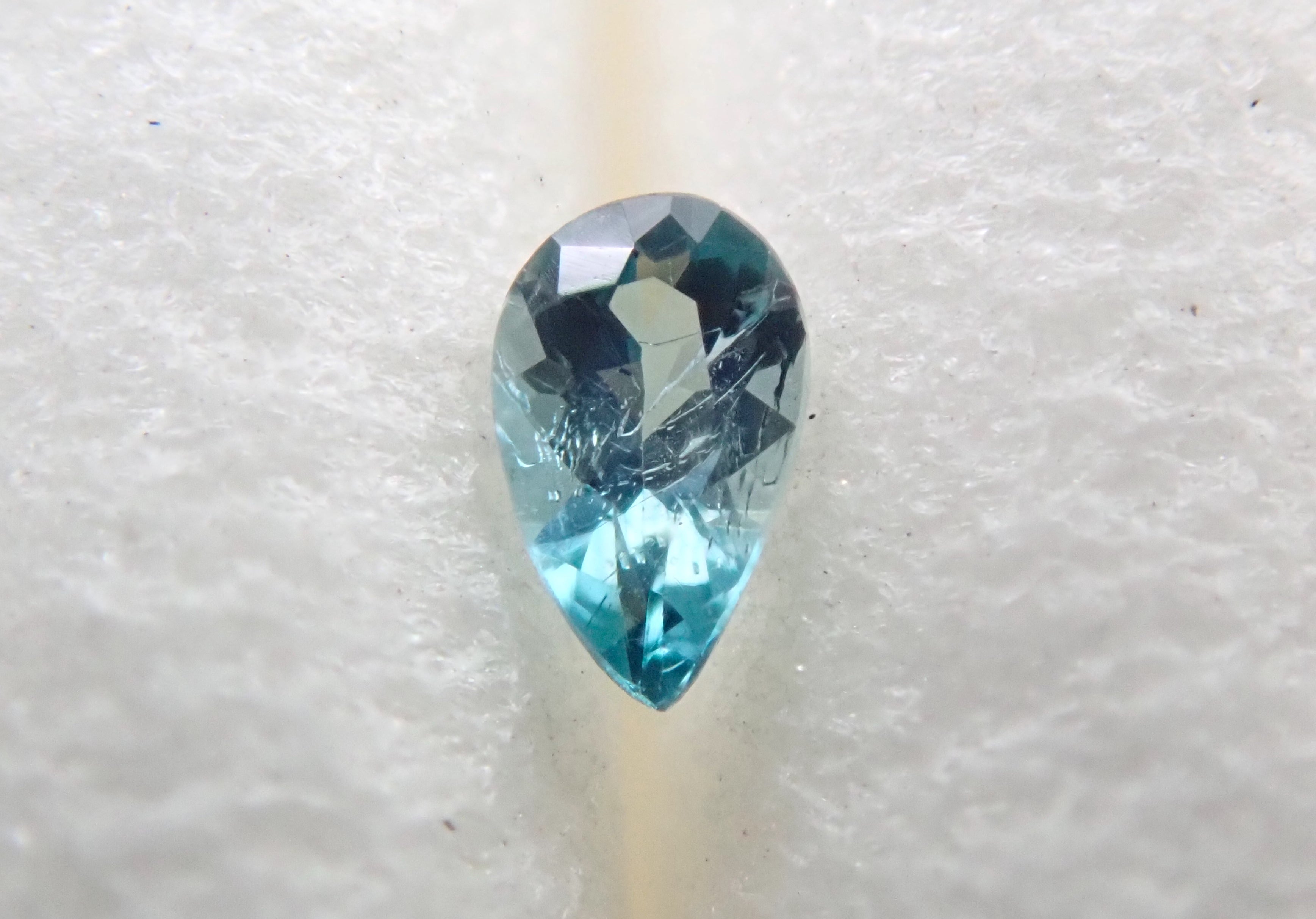 マダガスカル産ローレントーマサイト 0.022ctルース 日独