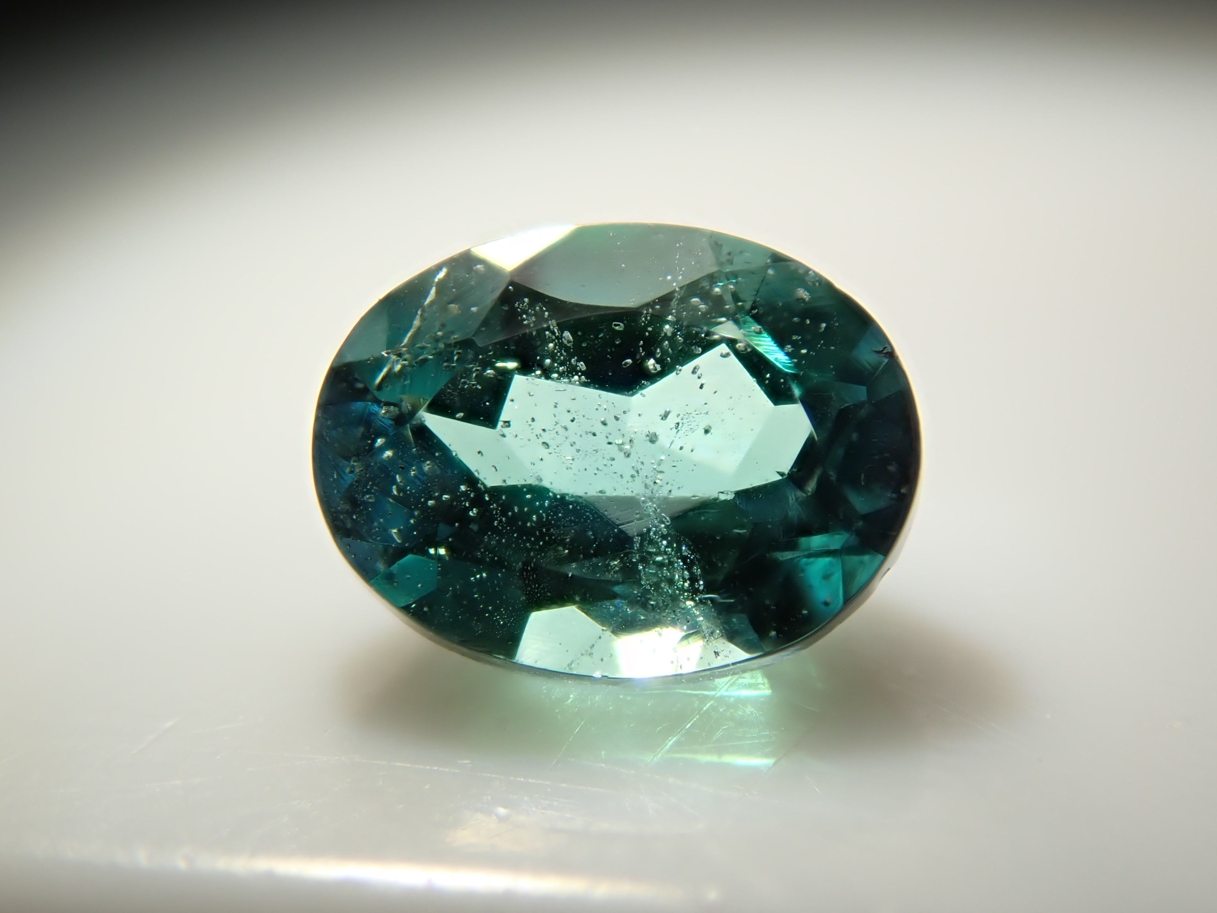 タンザニア産コーネルピン 0.202ctルース