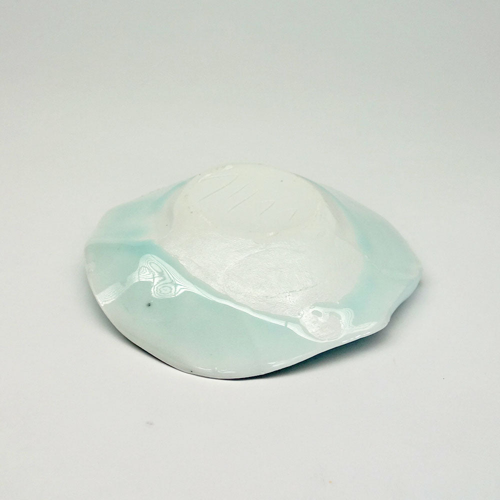 加藤委】青白磁しずく皿 – 工房イクコオンラインショップ