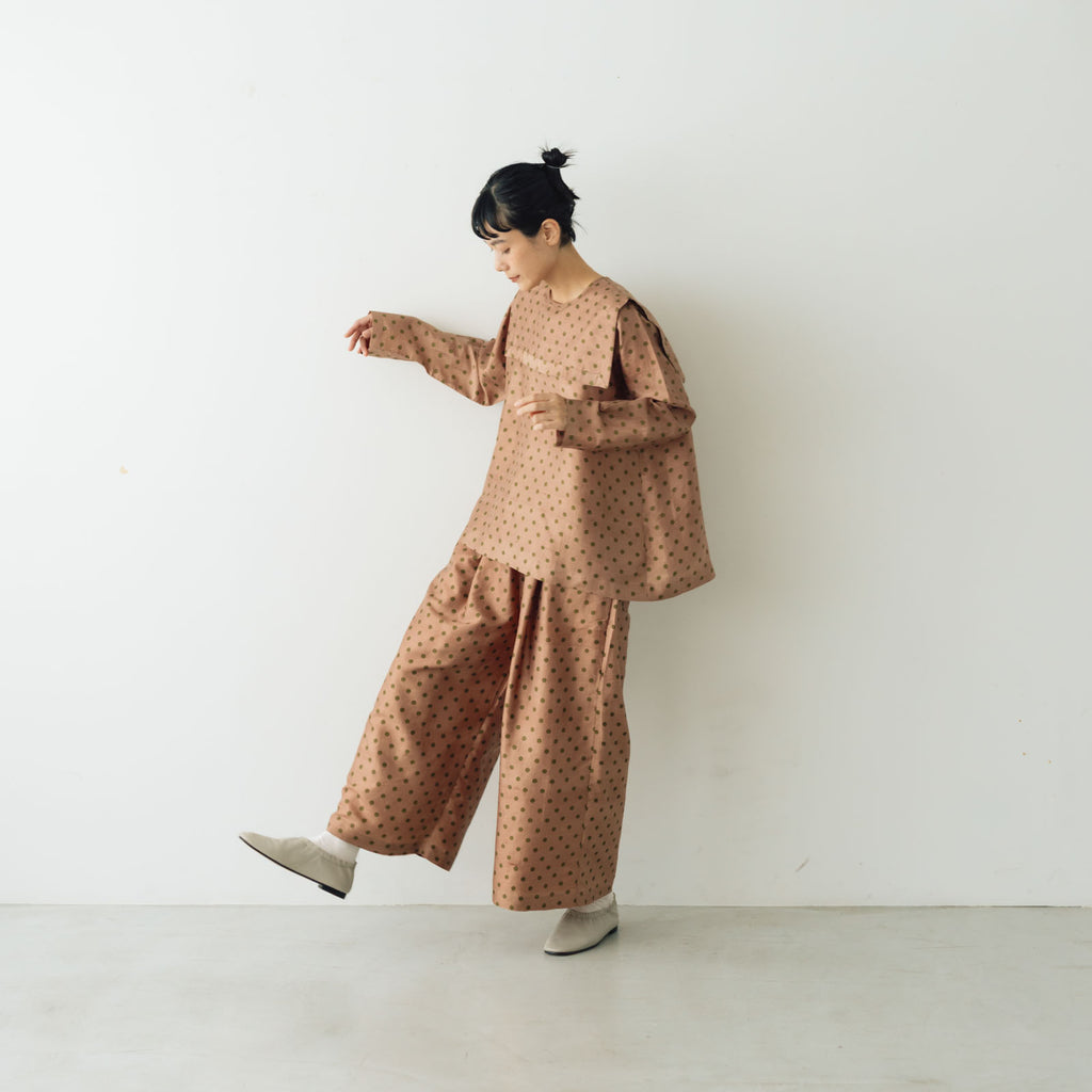 BUNON バックボタンセーラーブラウス ドットプリント ｜くらすこと公式