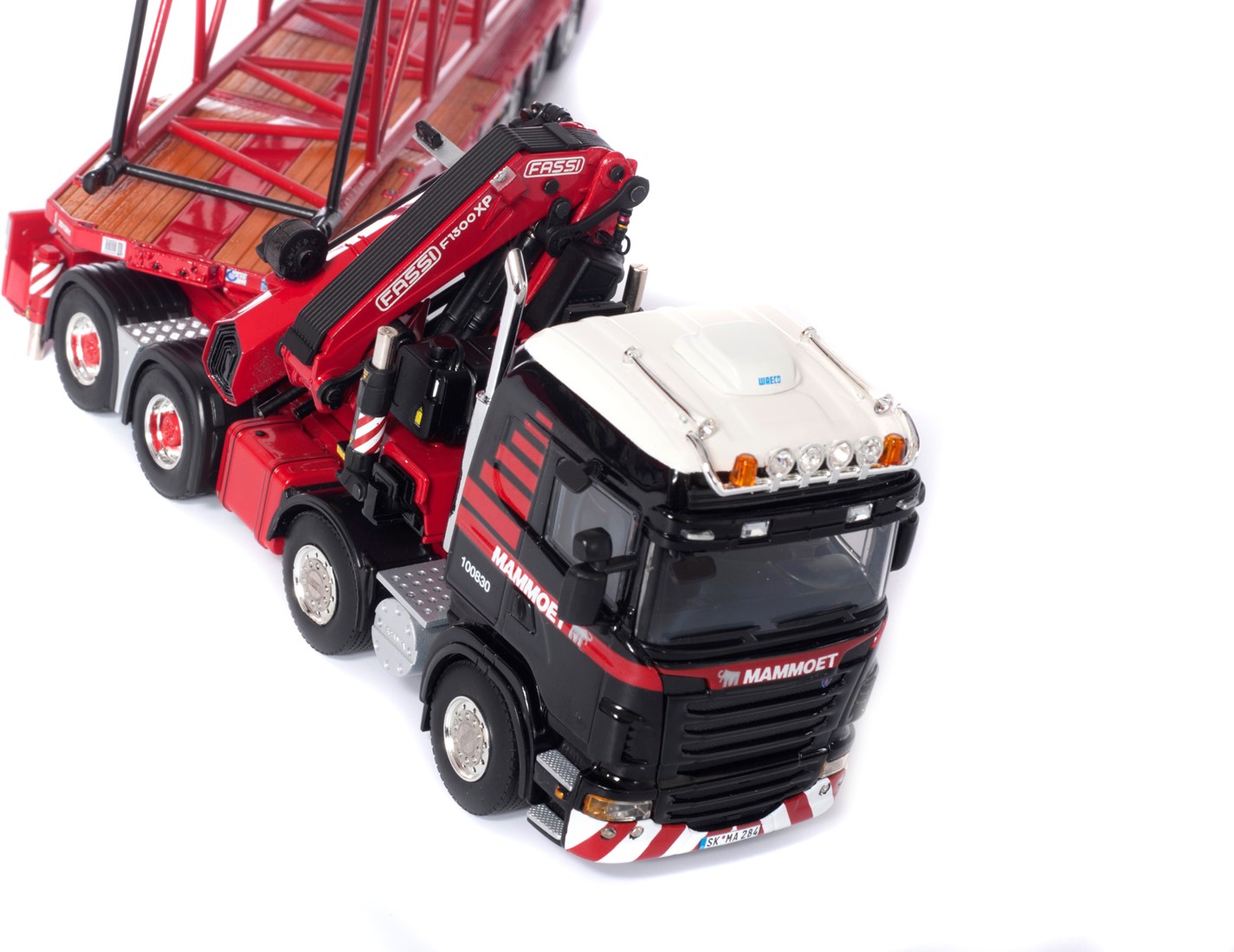 Scania 8x4 + 3 Axle Lowloader + Boom PTC Mammoet Global Support