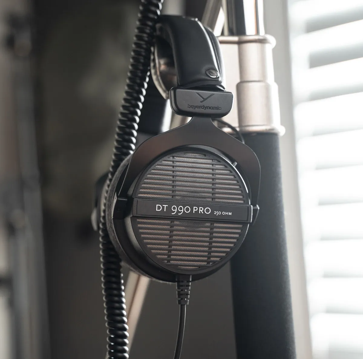 beyerdynamic DT 990 PRO 250Ω | 開放型モニターヘッドホン（高解像度