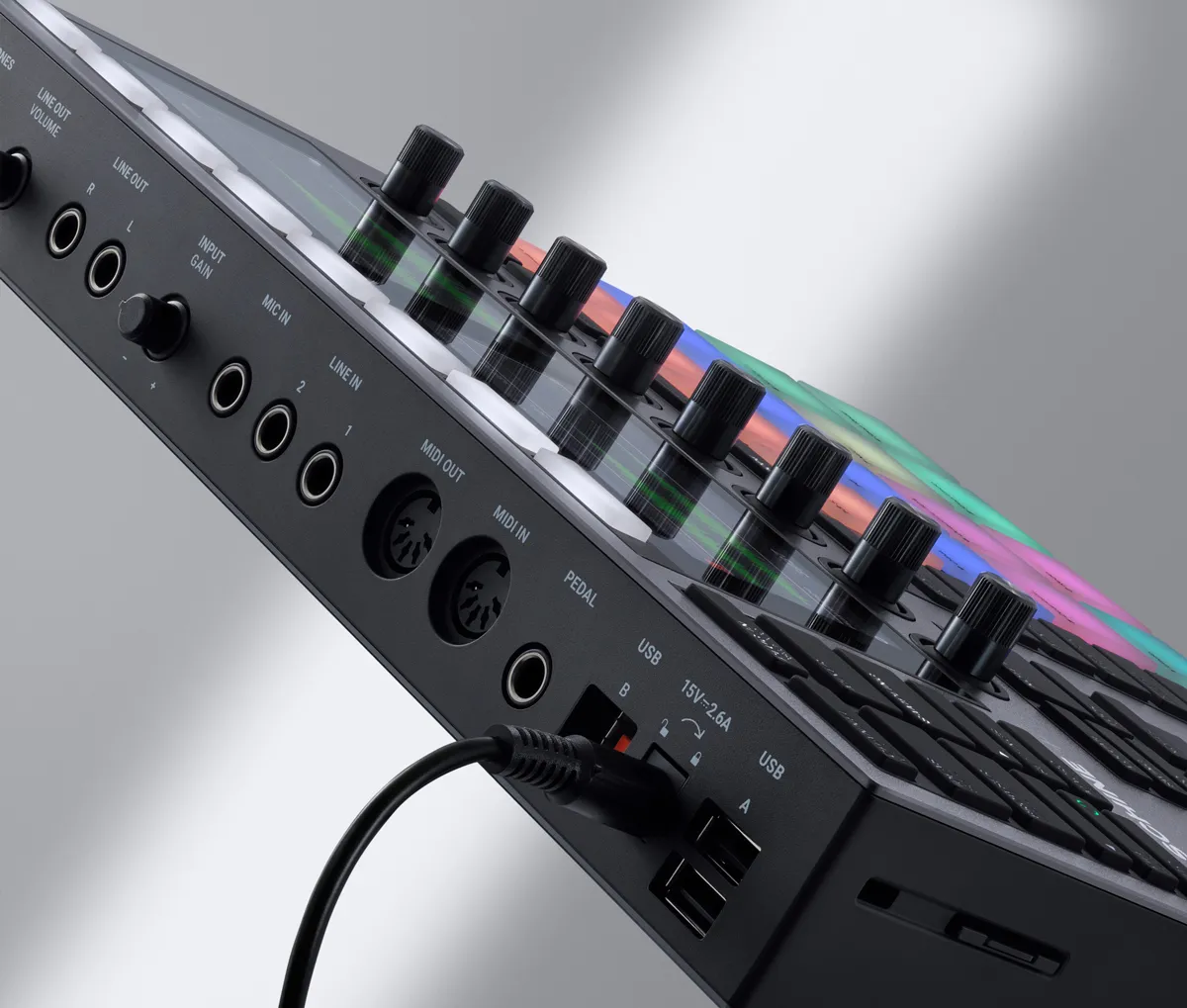 Native Instruments ドラムマシン・サンプラー MASCHINE + 正規輸入