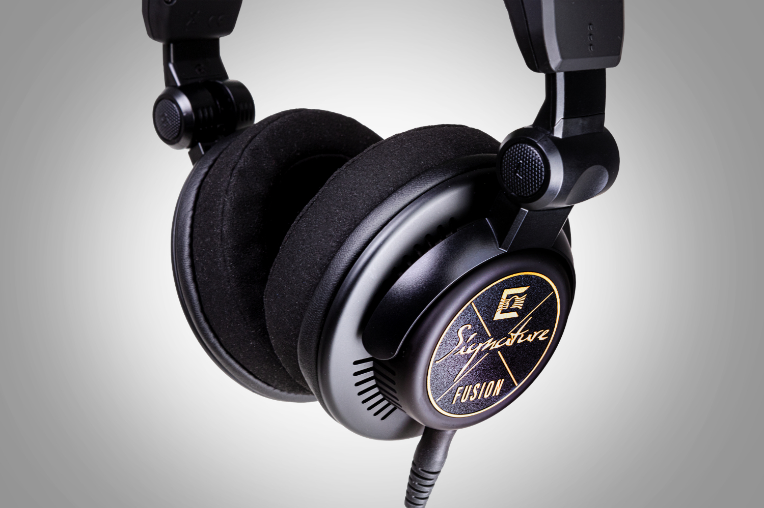 Ultrasoneがヘッドホンの新製品「Signature FUSION Open Back