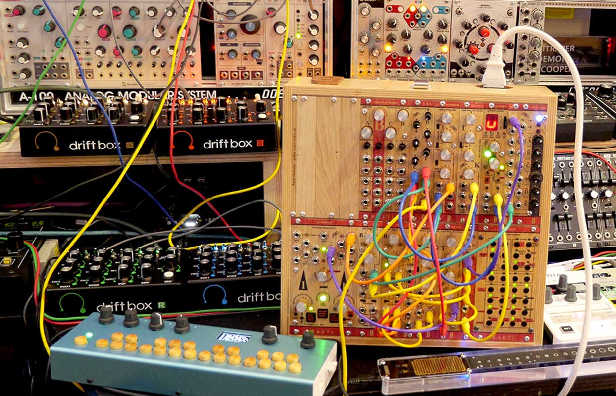 Qu-Bit Electronix Prism | Rock oN Line eStore