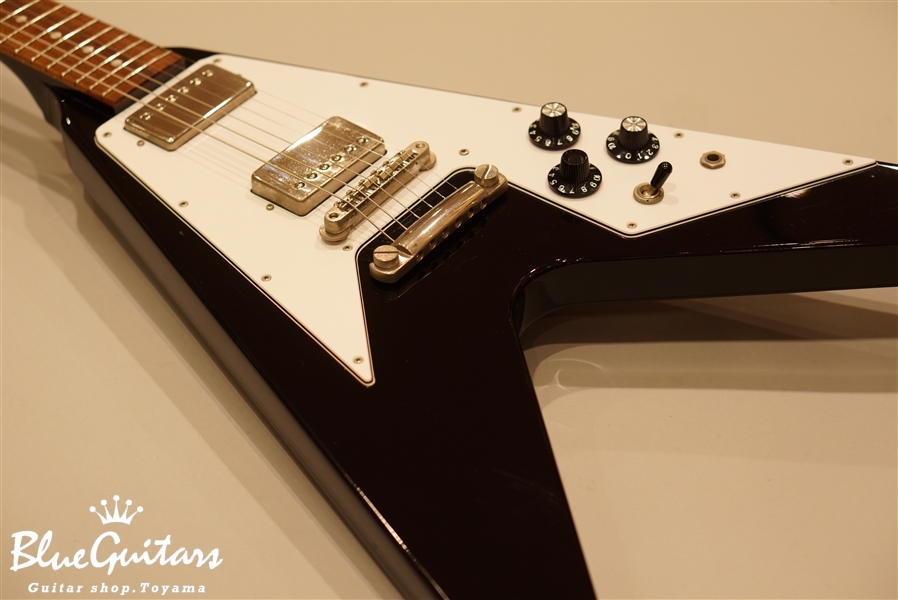 Epiphone Japan Flying V - Black | Blue Guitars Online Store