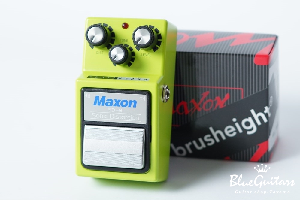 Brush eight Maxon Sonic Distortion SD9 