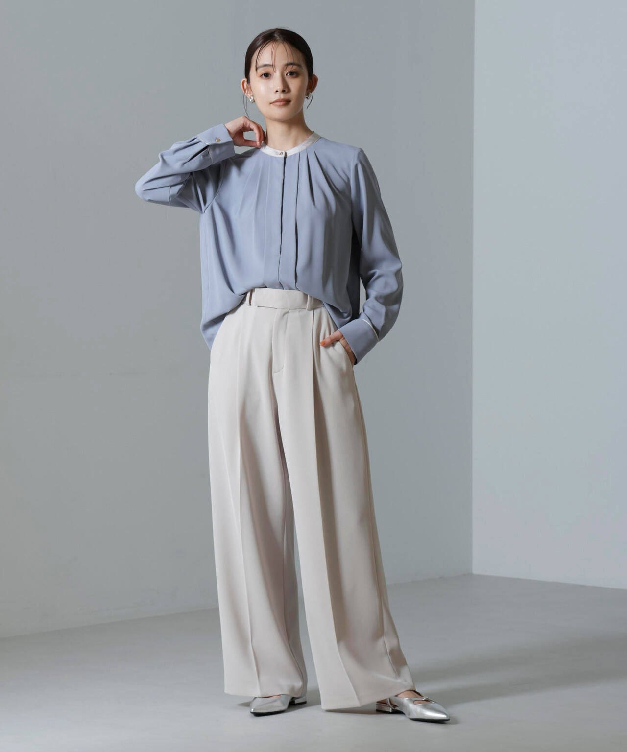 スタンド バイカラー ジョーゼット タック ブラウス