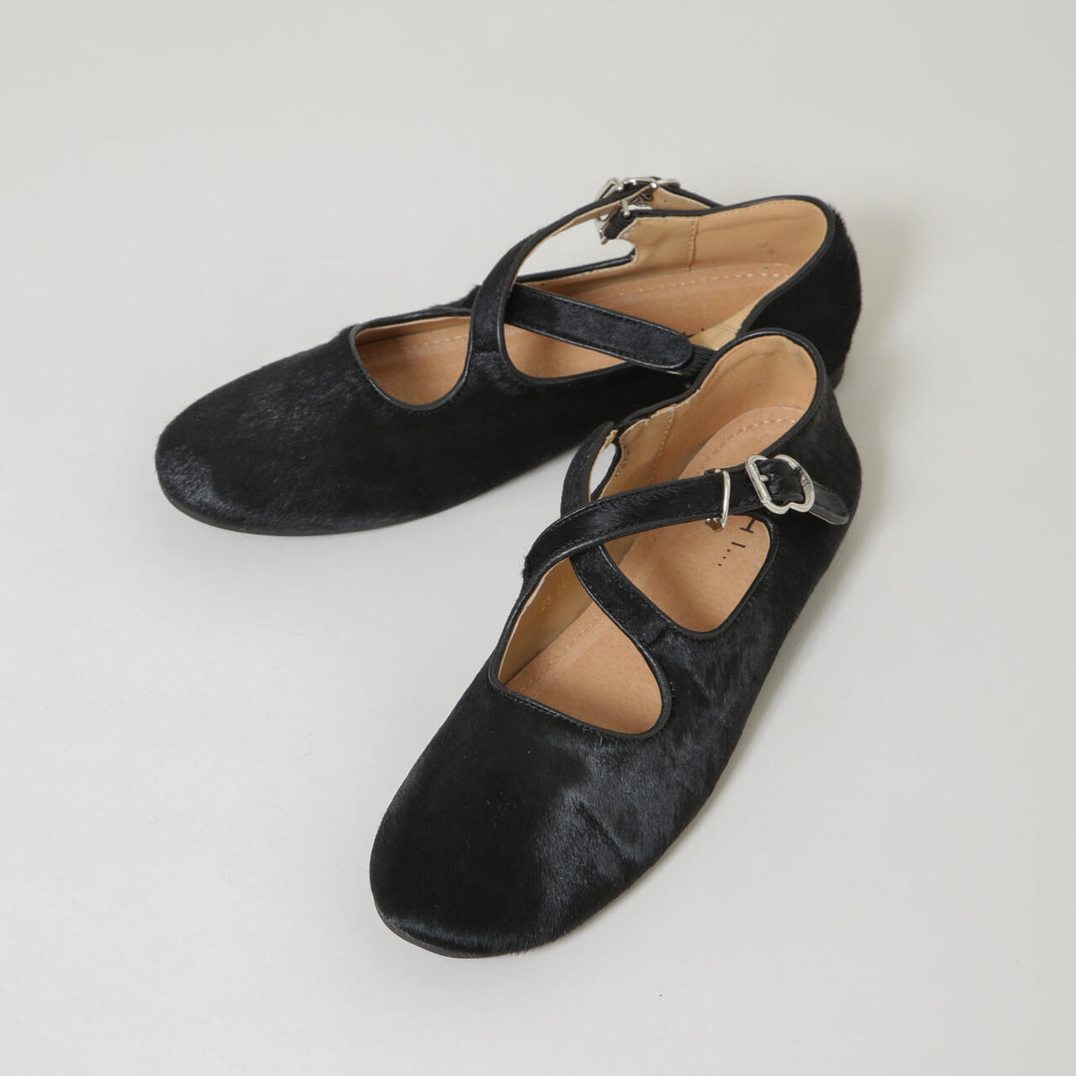 MOHI / ハラコクロスストラップシューズ