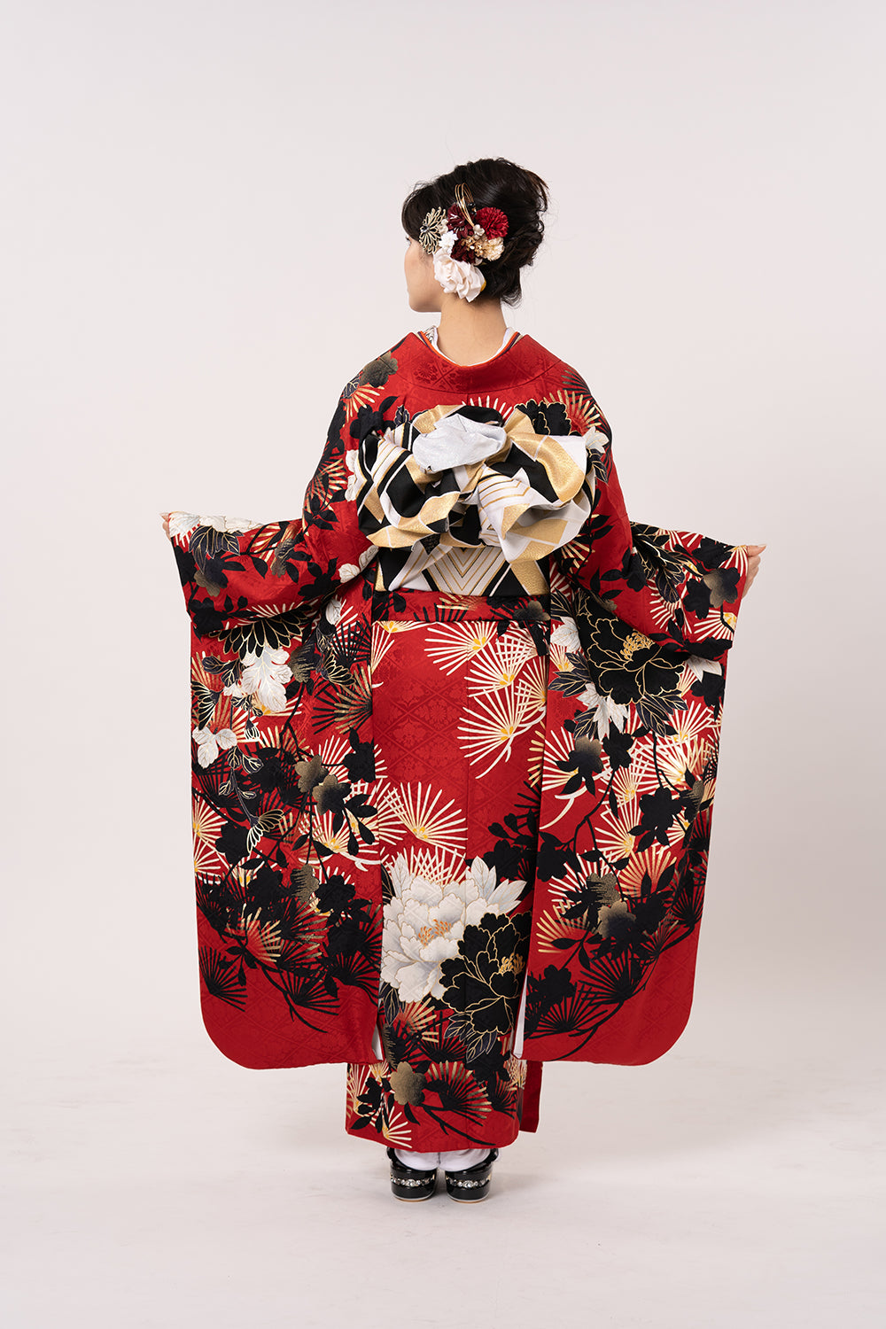 赤地大輪の花柄 振袖【097】 – SAKURA TOKYO