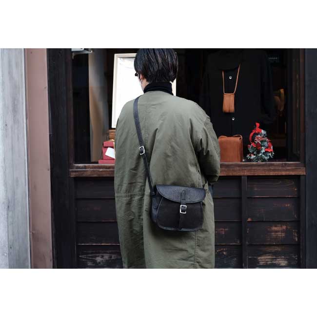 Fino - Cartridge Shoulder Bag - M｜SLOW – スロウ 公式ECサイト | 革