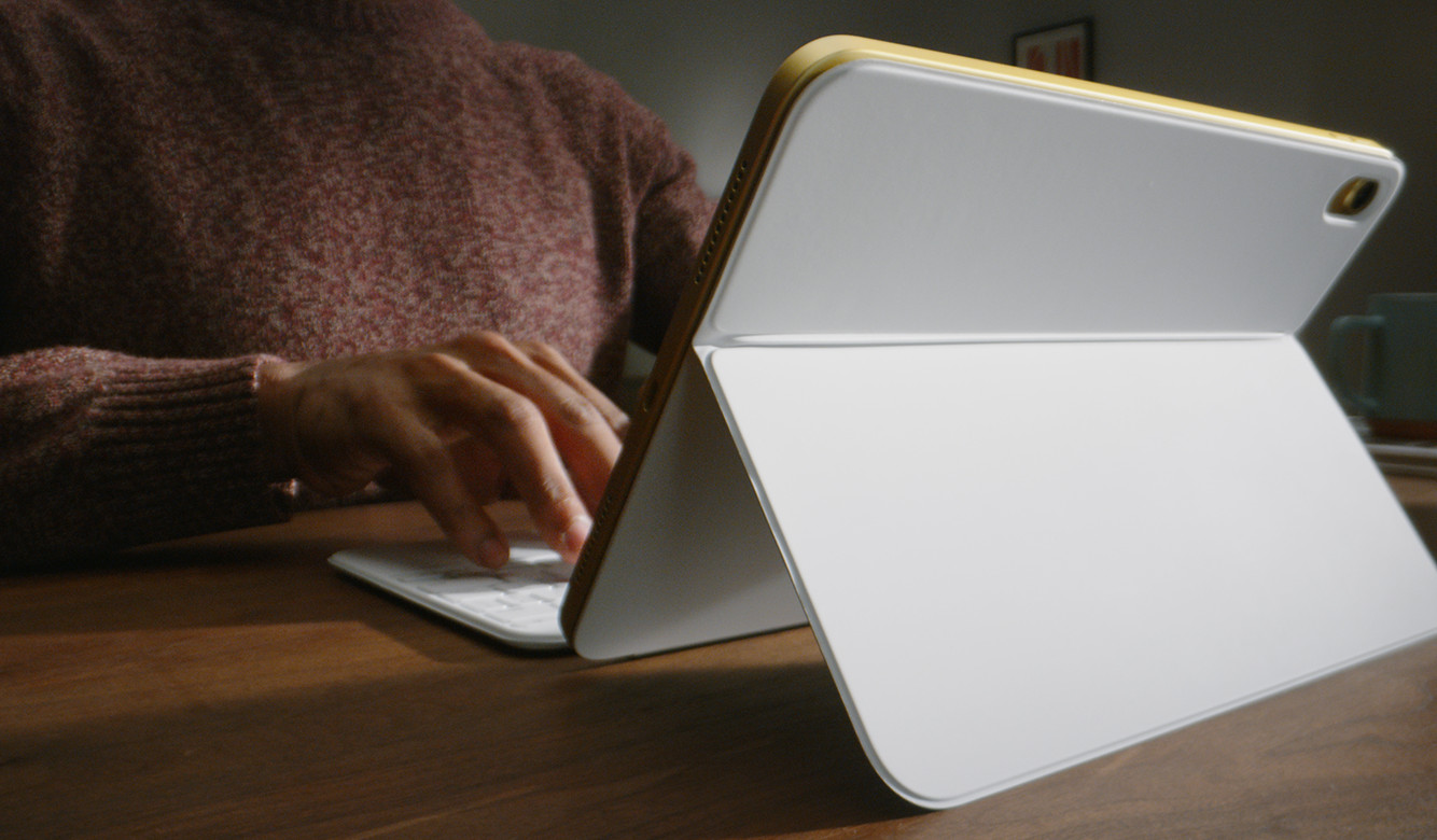 Magic Keyboard Folio for iPad (A16) - US English - Apple