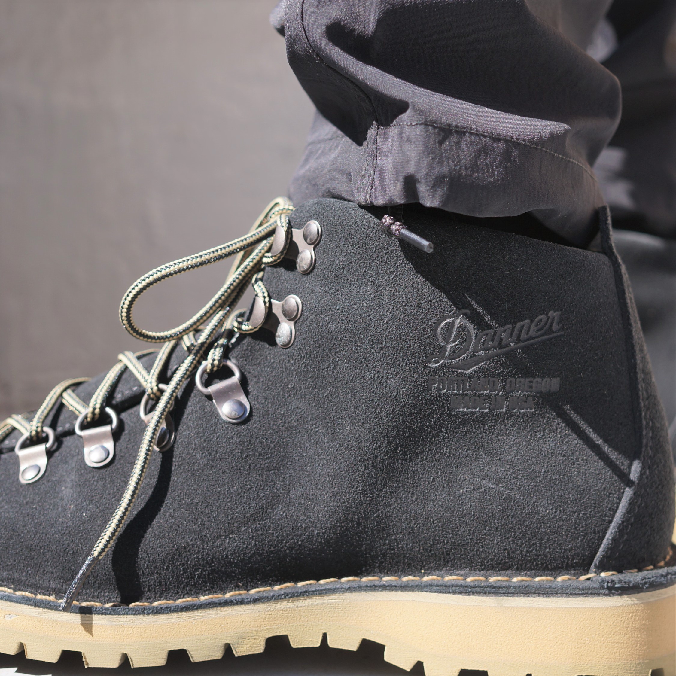 Danner】 31558 MOUNTAIN LIGHT(7(25.0cm) BLACK BUTTE): Danner