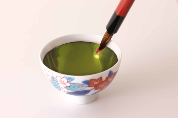 世界にたった2人の職人がつくる伝統コスメ。伊勢半本店の「紅」 | 中川