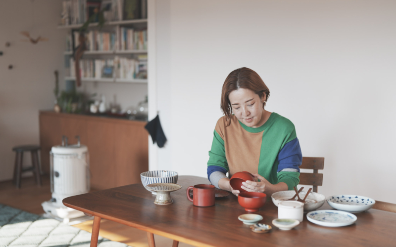 細萱久美が選ぶ、生活と工芸を知る本棚『柚木沙弥郎 92年分の色とか