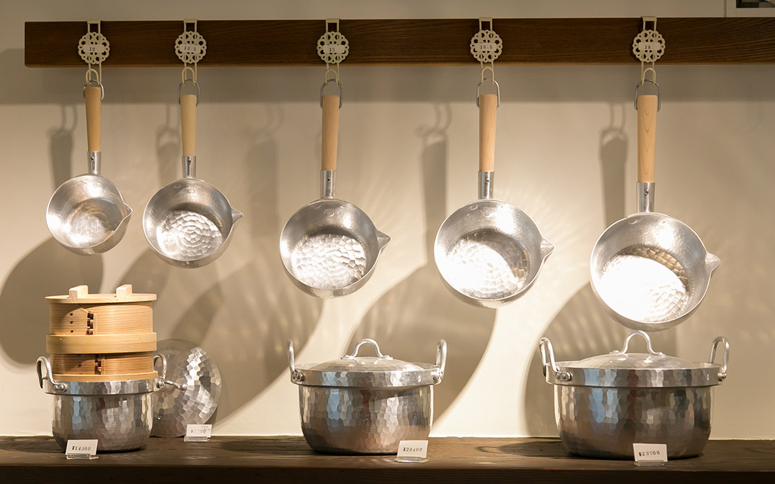 京都の鍛金工房WESTSIDE33で「行平鍋」をメンテナンス。10年使った愛