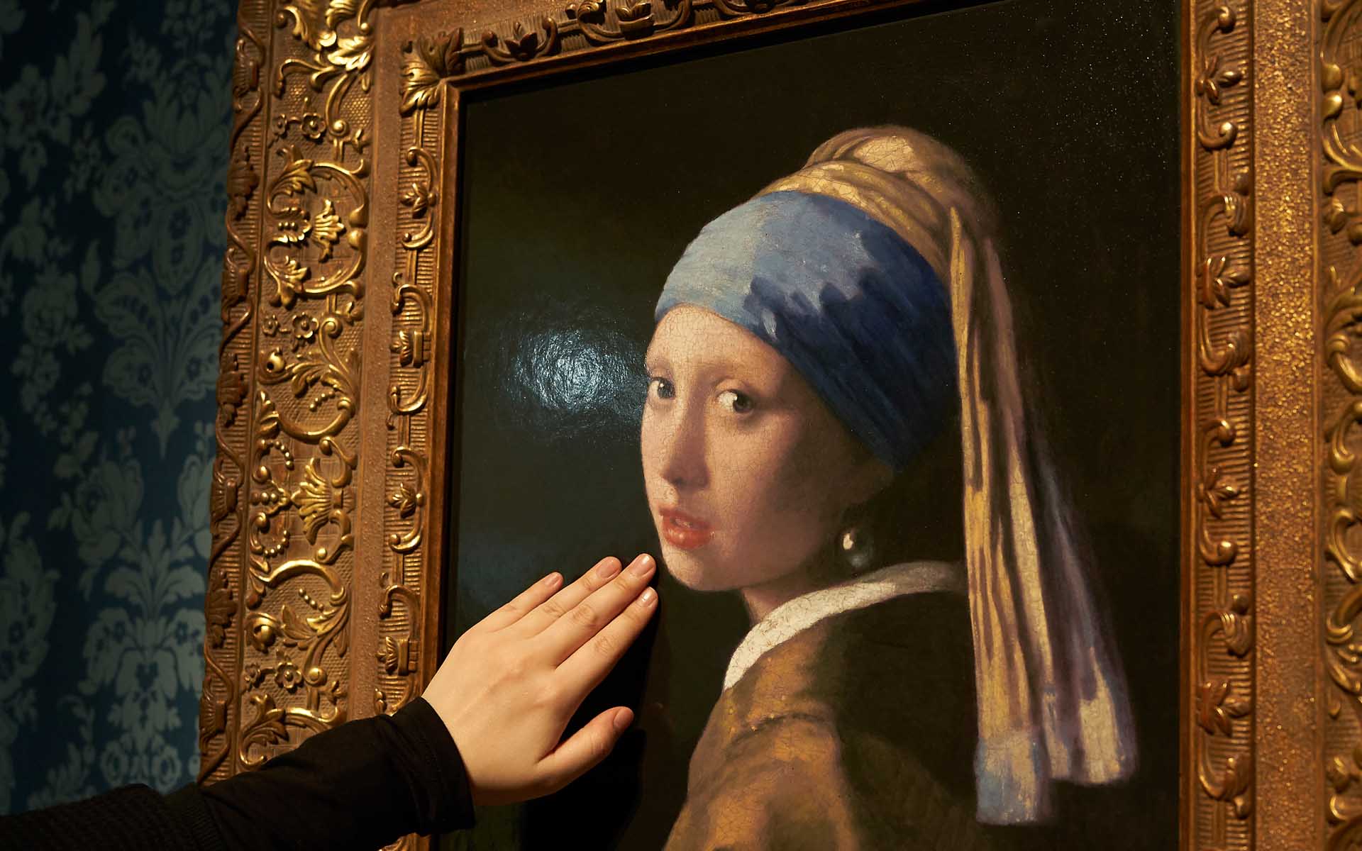 あの名画の質感を再現。大塚オーミ陶業が手がける「陶板名画」の制作