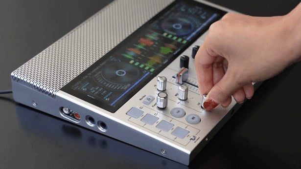 DJ初心者から熟練者まで熱狂できる。世界でも珍しいA4サイズの