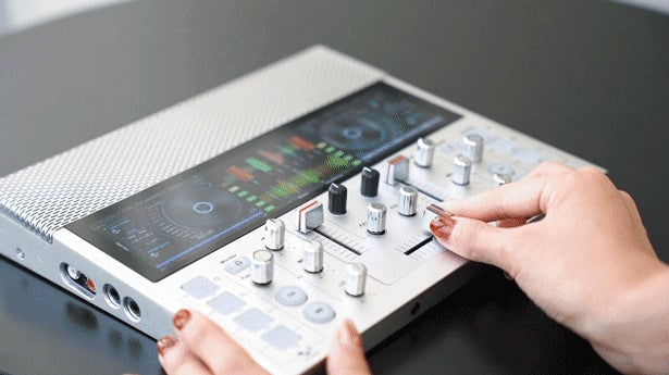 DJ初心者から熟練者まで熱狂できる。世界でも珍しいA4サイズの