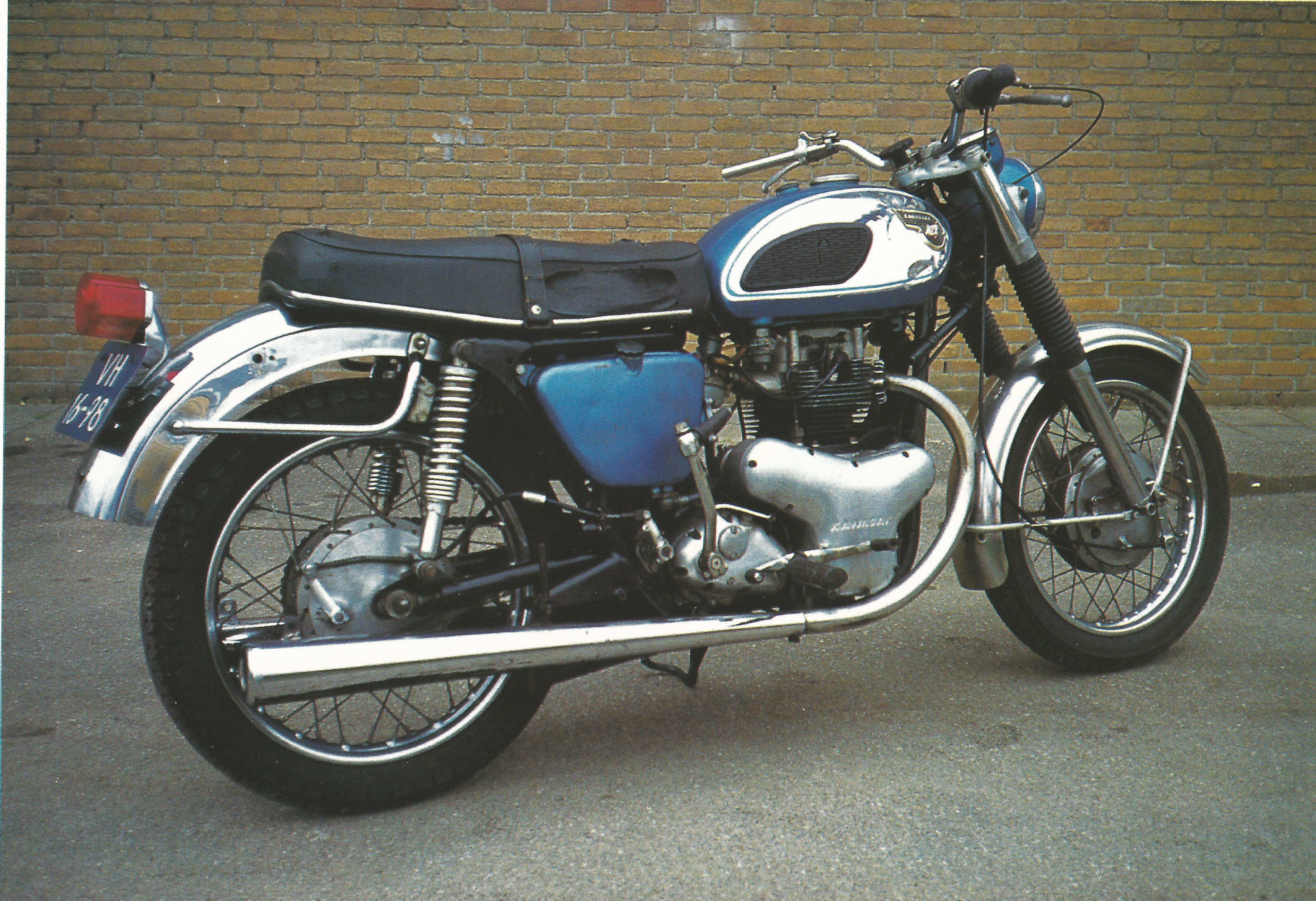 Kawasaki W1 – An Early British-Themed Japanese Motorcycle |